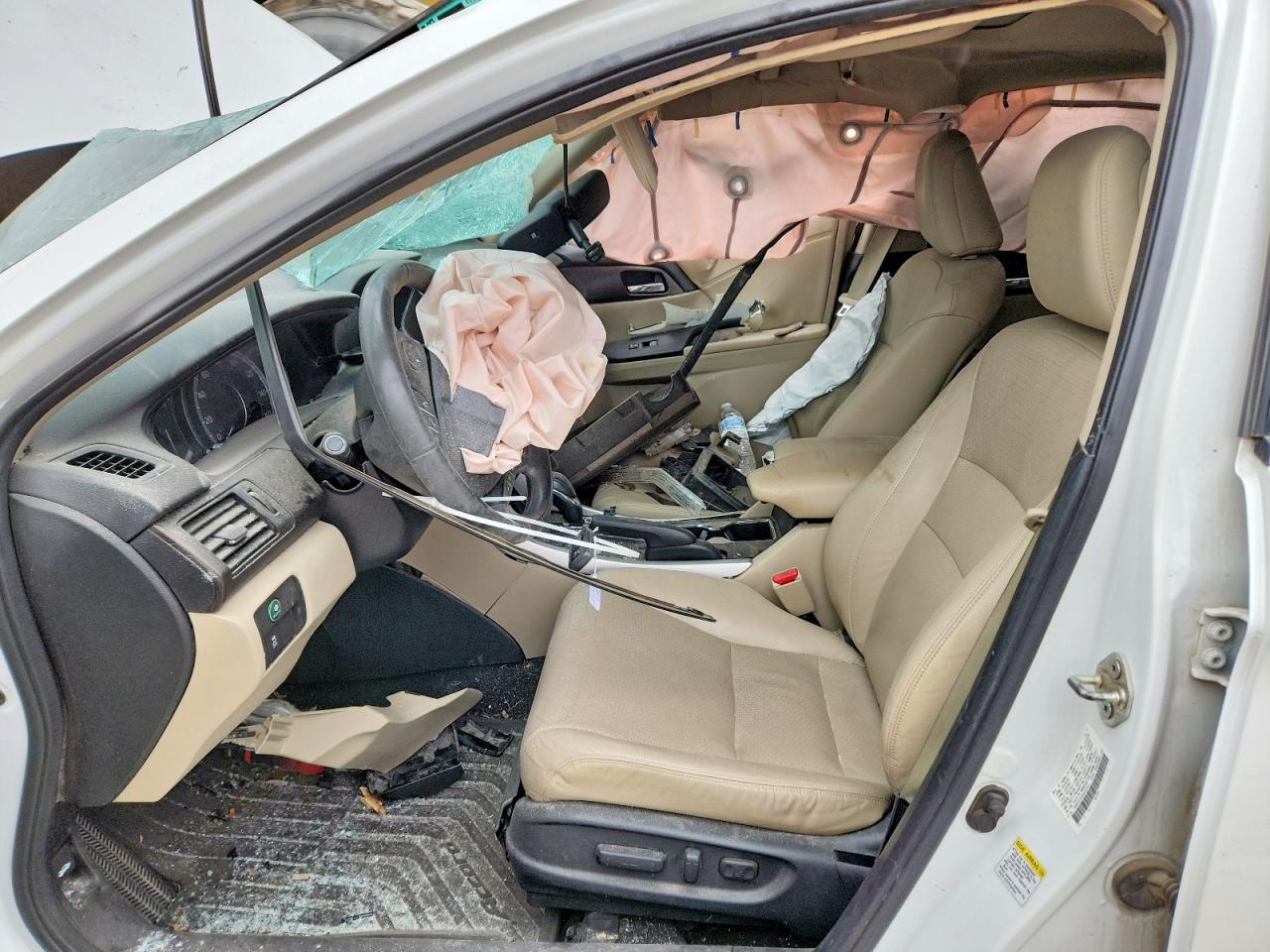 2013 Honda Accord Touring White vin: 1HGCR3F93DA040827