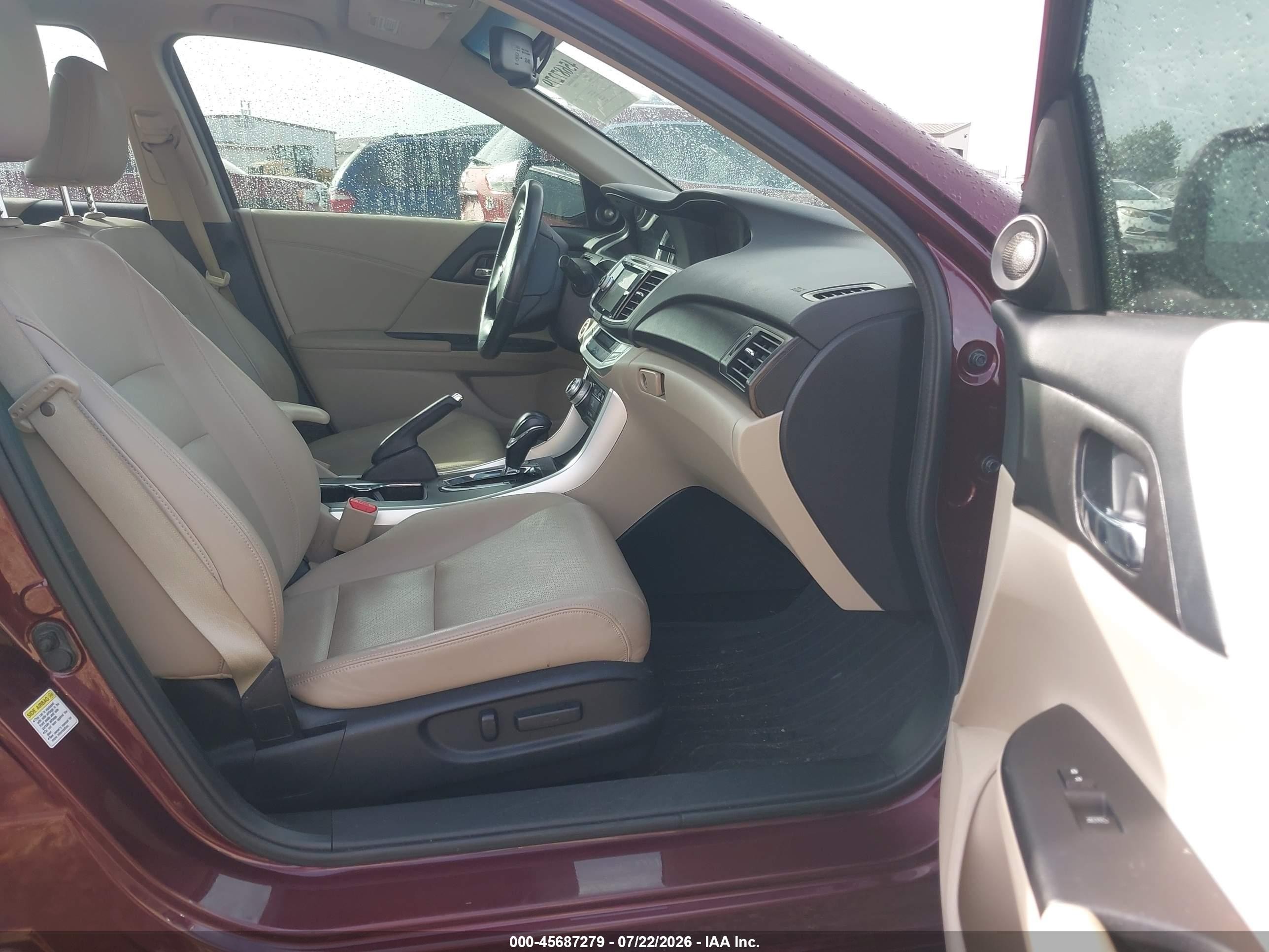2013 Honda Accord Touring Burgundy vin: 1HGCR3F93DA047454