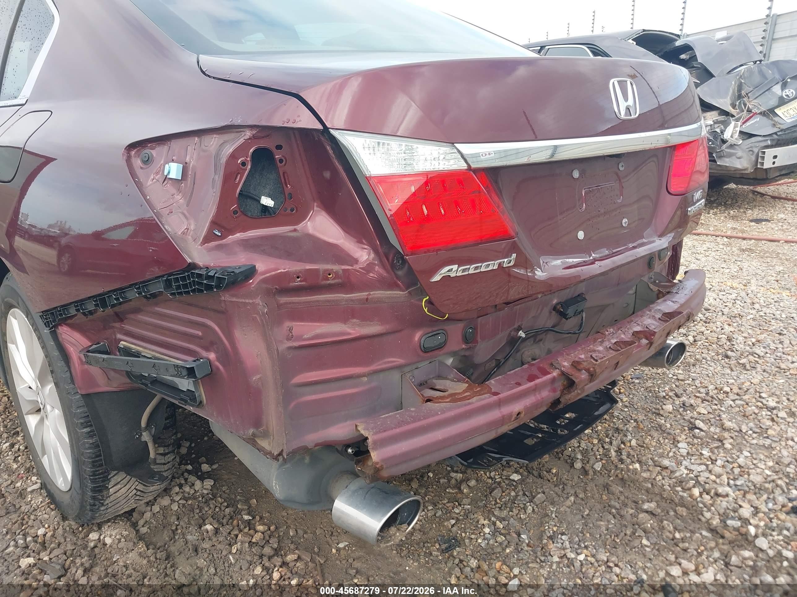 2013 Honda Accord Touring Burgundy vin: 1HGCR3F93DA047454
