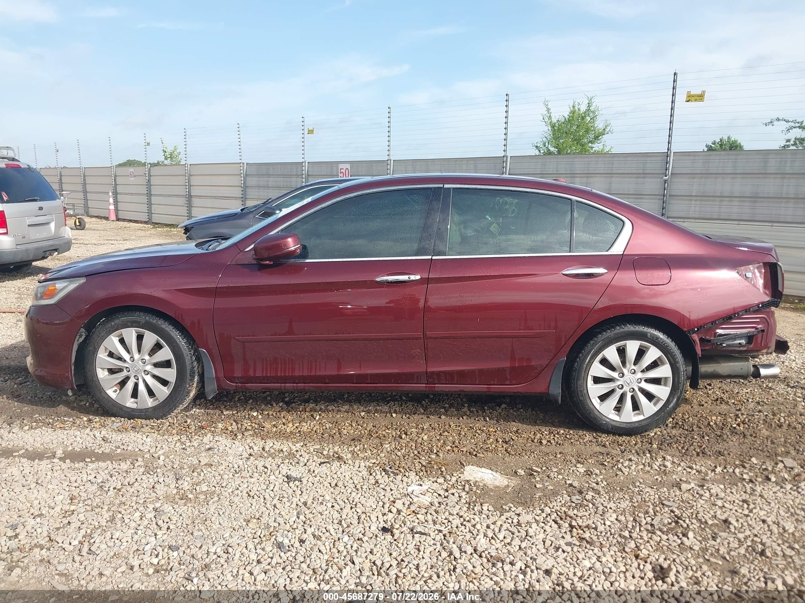 2013 Honda Accord Touring Burgundy vin: 1HGCR3F93DA047454