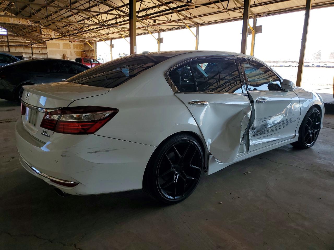2016 Honda Accord Touring Белый vin: 1HGCR3F93GA021411