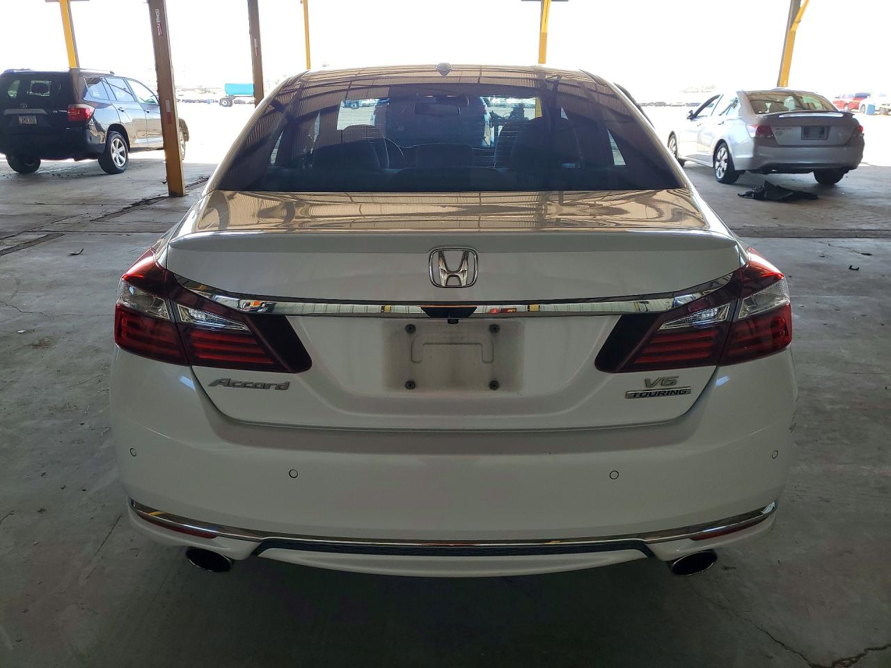 2016 Honda Accord Touring Белый vin: 1HGCR3F93GA021411