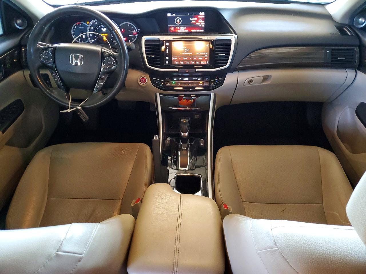 2016 Honda Accord Touring Белый vin: 1HGCR3F93GA021411
