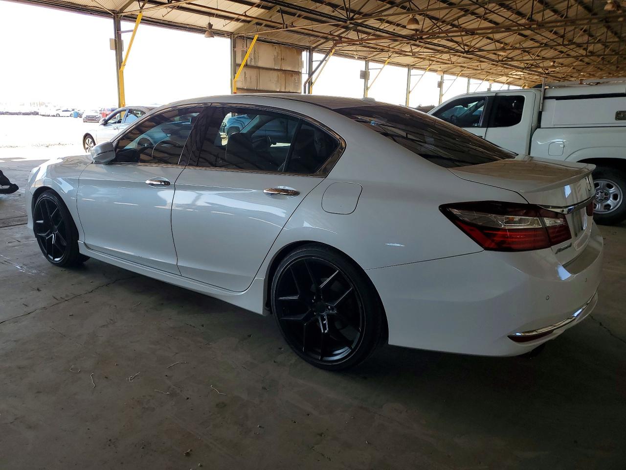 2016 Honda Accord Touring Белый vin: 1HGCR3F93GA021411