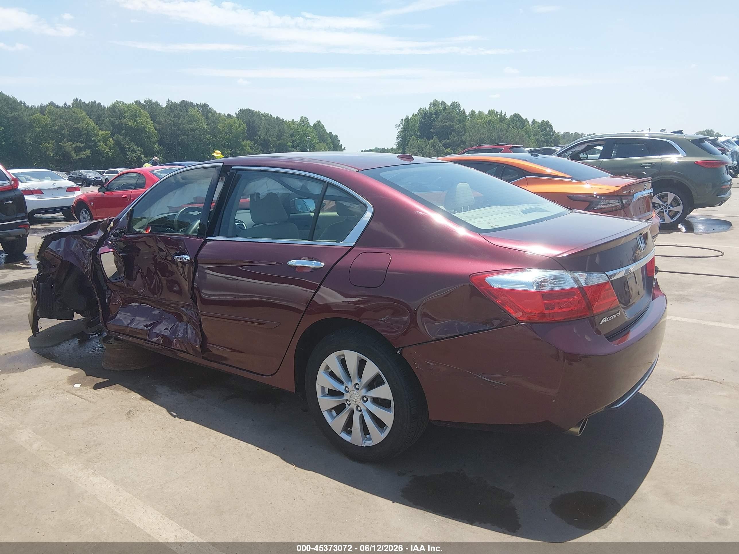 2013 Honda Accord Touring Maroon vin: 1HGCR3F94DA022949