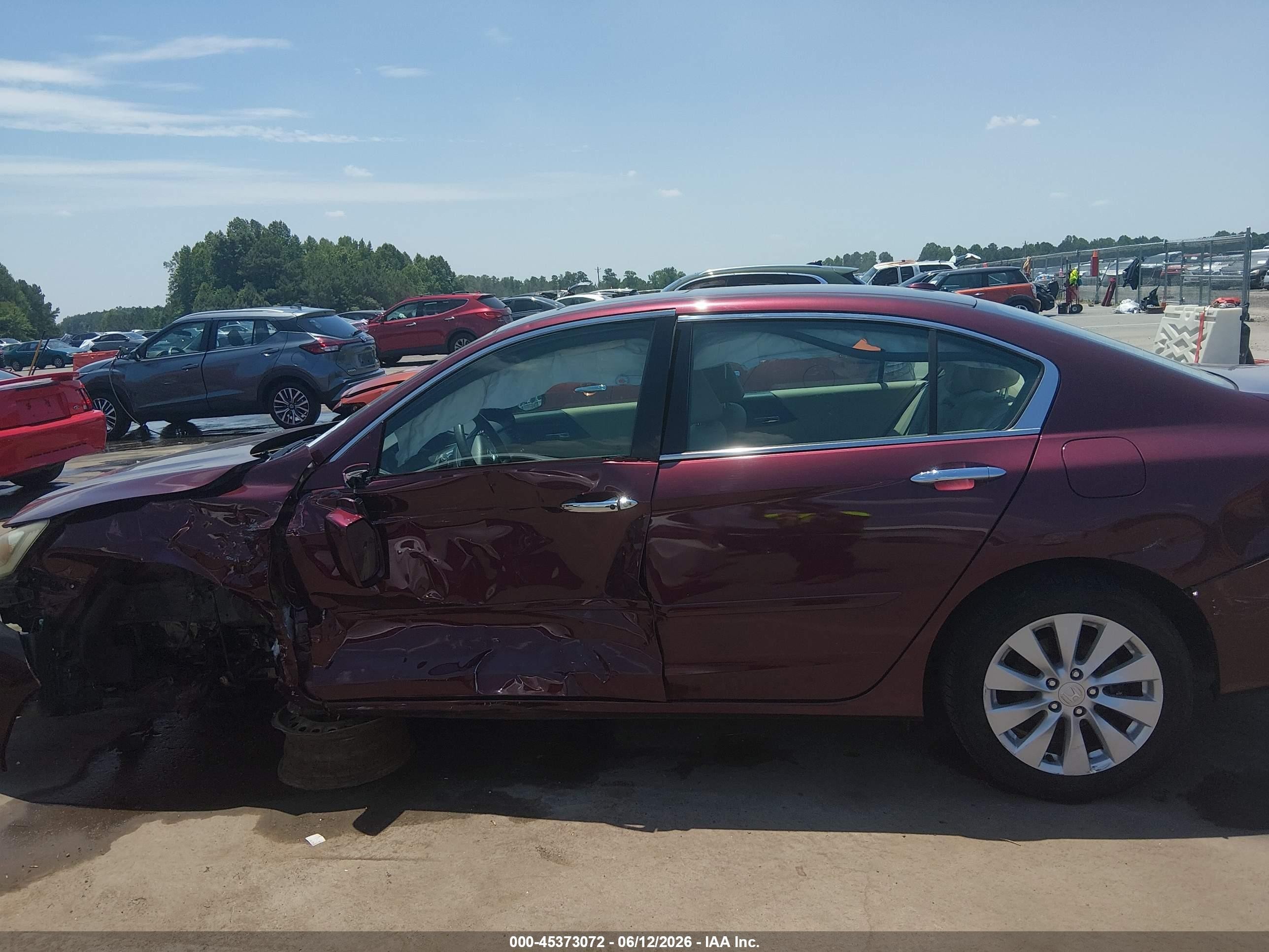 2013 Honda Accord Touring Maroon vin: 1HGCR3F94DA022949