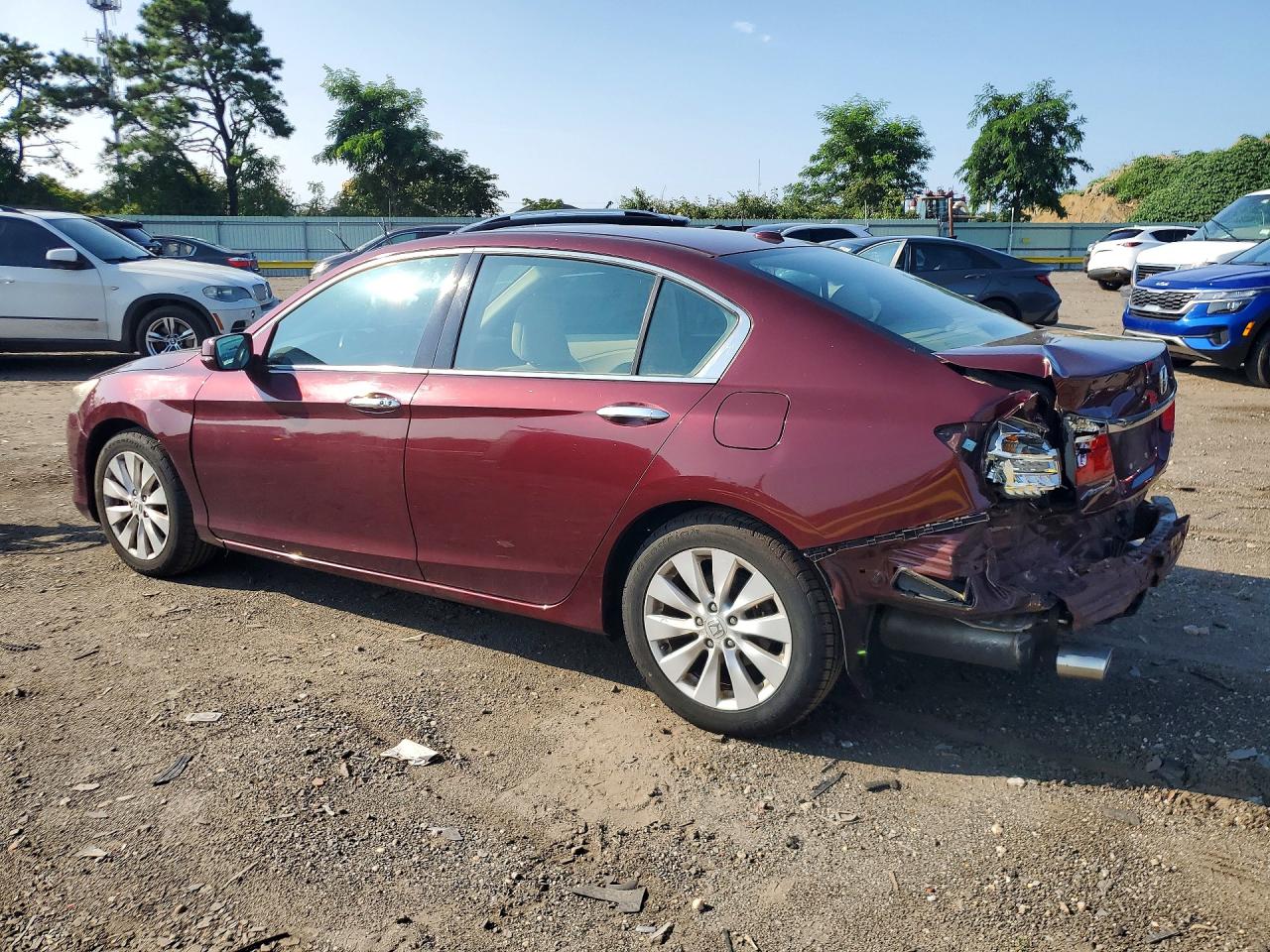 2013 Honda Accord Touring Burgundy vin: 1HGCR3F94DA038567