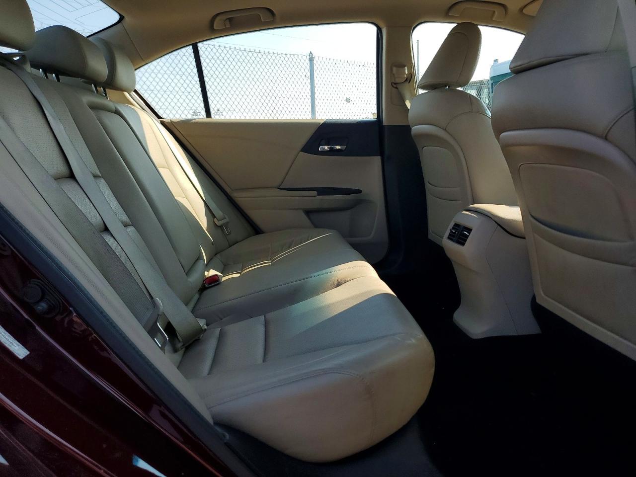 2013 Honda Accord Touring Burgundy vin: 1HGCR3F94DA038567