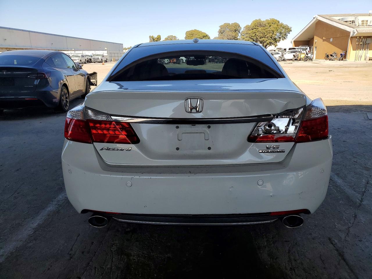 2014 Honda Accord Touring White vin: 1HGCR3F94EA036626
