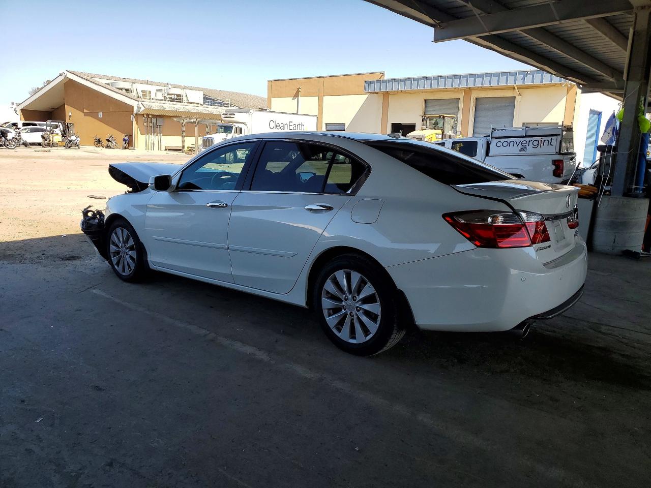 2014 Honda Accord Touring White vin: 1HGCR3F94EA036626