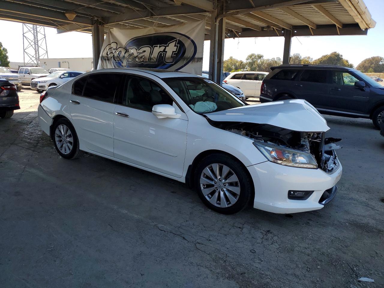 2014 Honda Accord Touring White vin: 1HGCR3F94EA036626