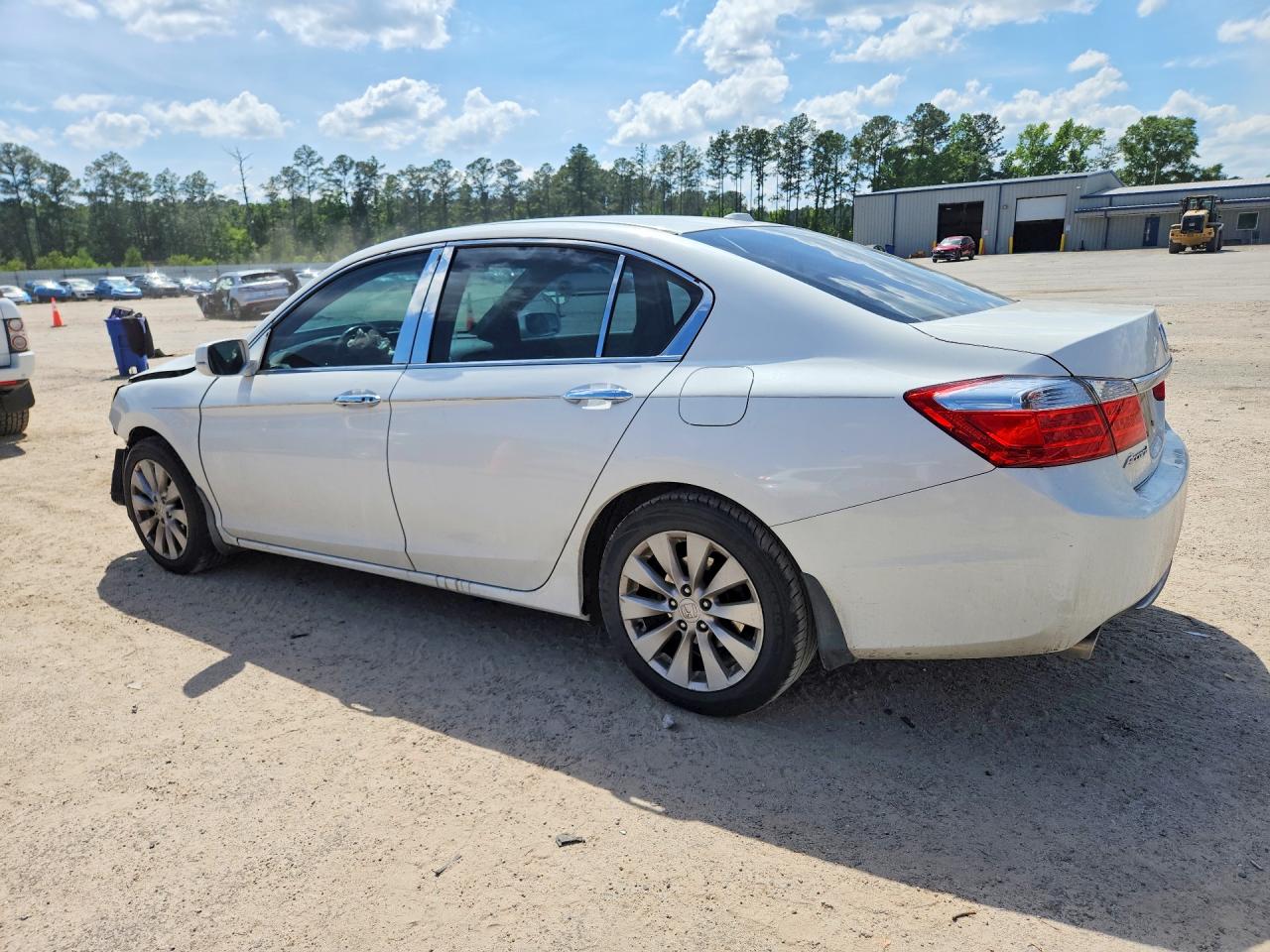 2015 Honda Accord Touring White vin: 1HGCR3F94FA000811