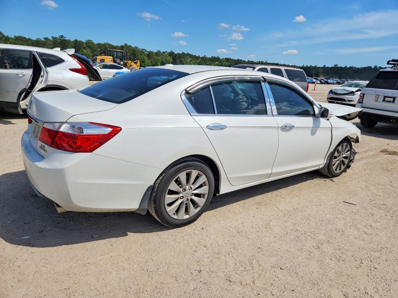 2015 Honda Accord Touring White vin: 1HGCR3F94FA000811