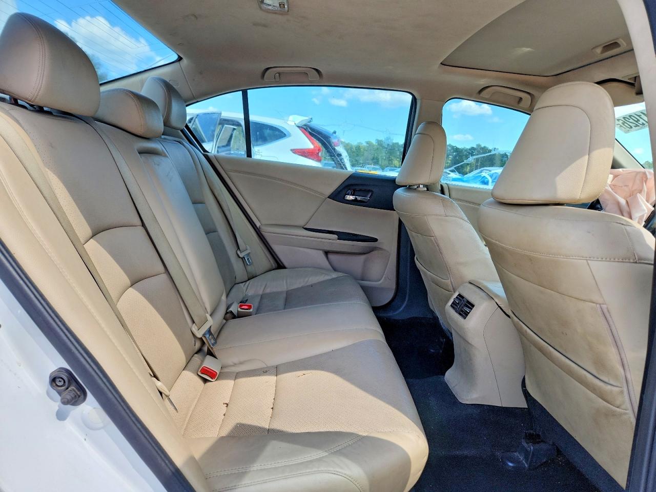 2015 Honda Accord Touring White vin: 1HGCR3F94FA000811