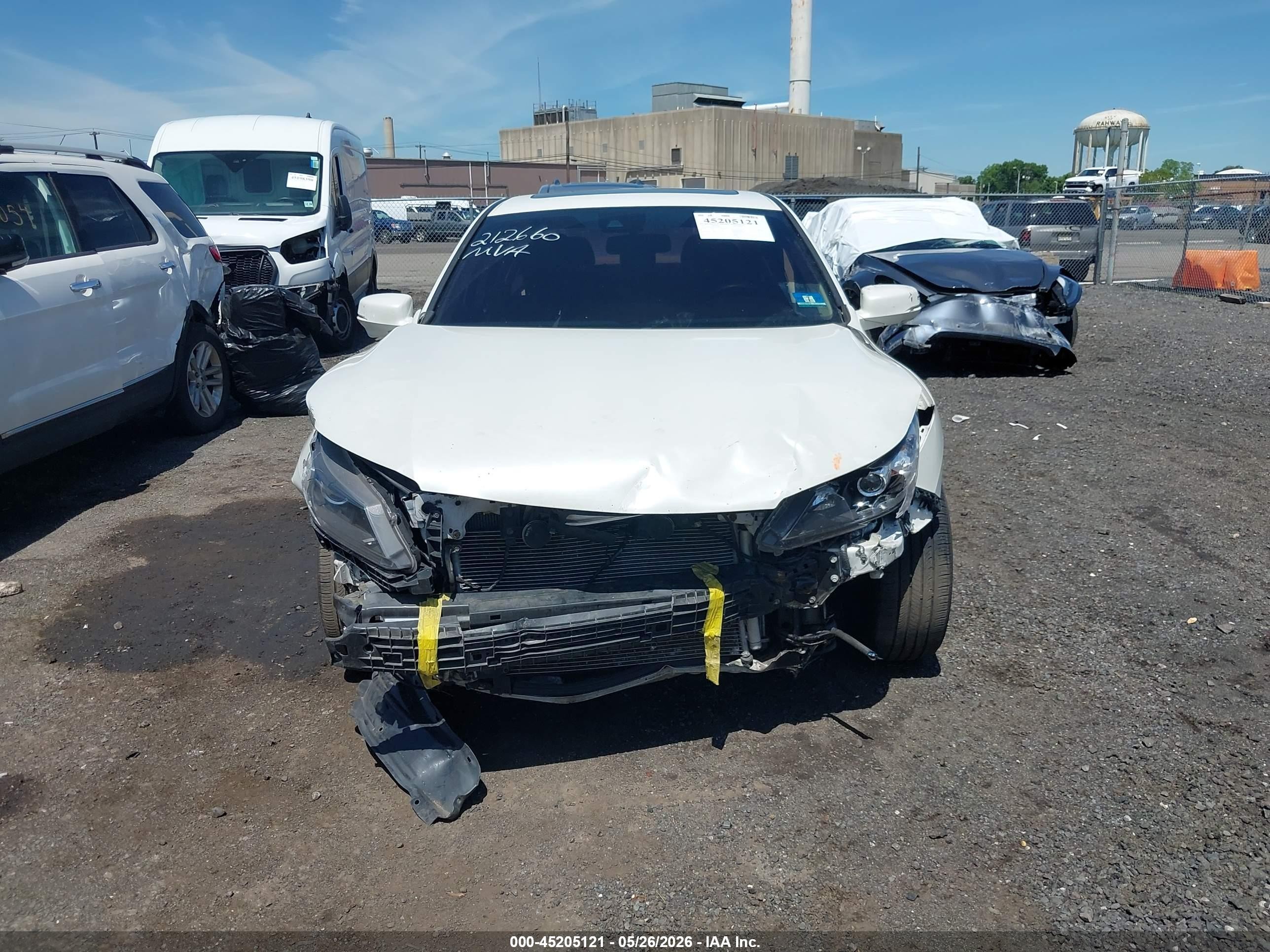 2015 Honda Accord Touring White vin: 1HGCR3F94FA016667