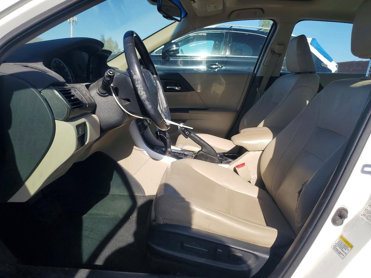 2013 Honda Accord Touring White vin: 1HGCR3F95DA010048