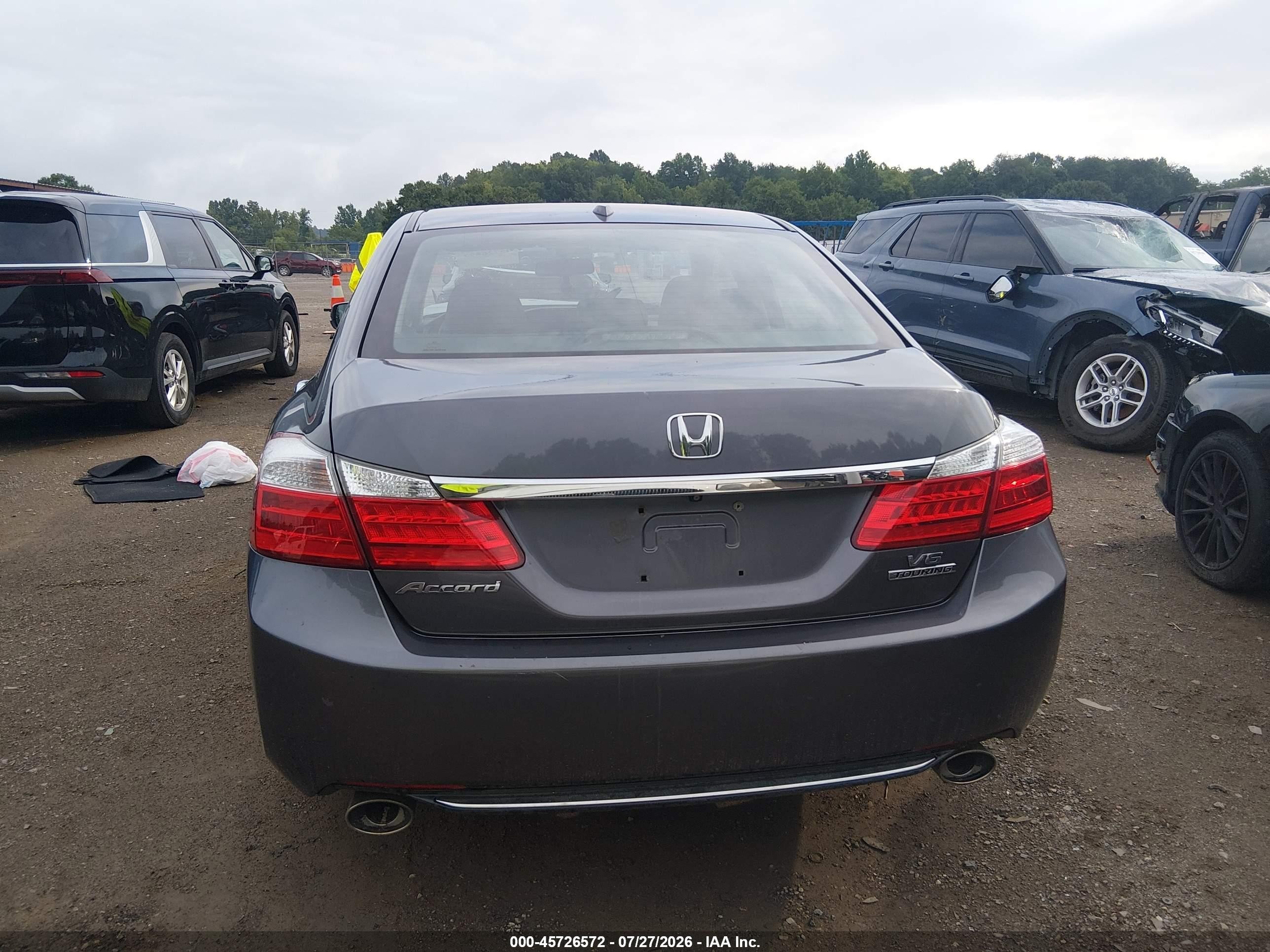 2015 Honda Accord Touring Silver vin: 1HGCR3F95FA801604