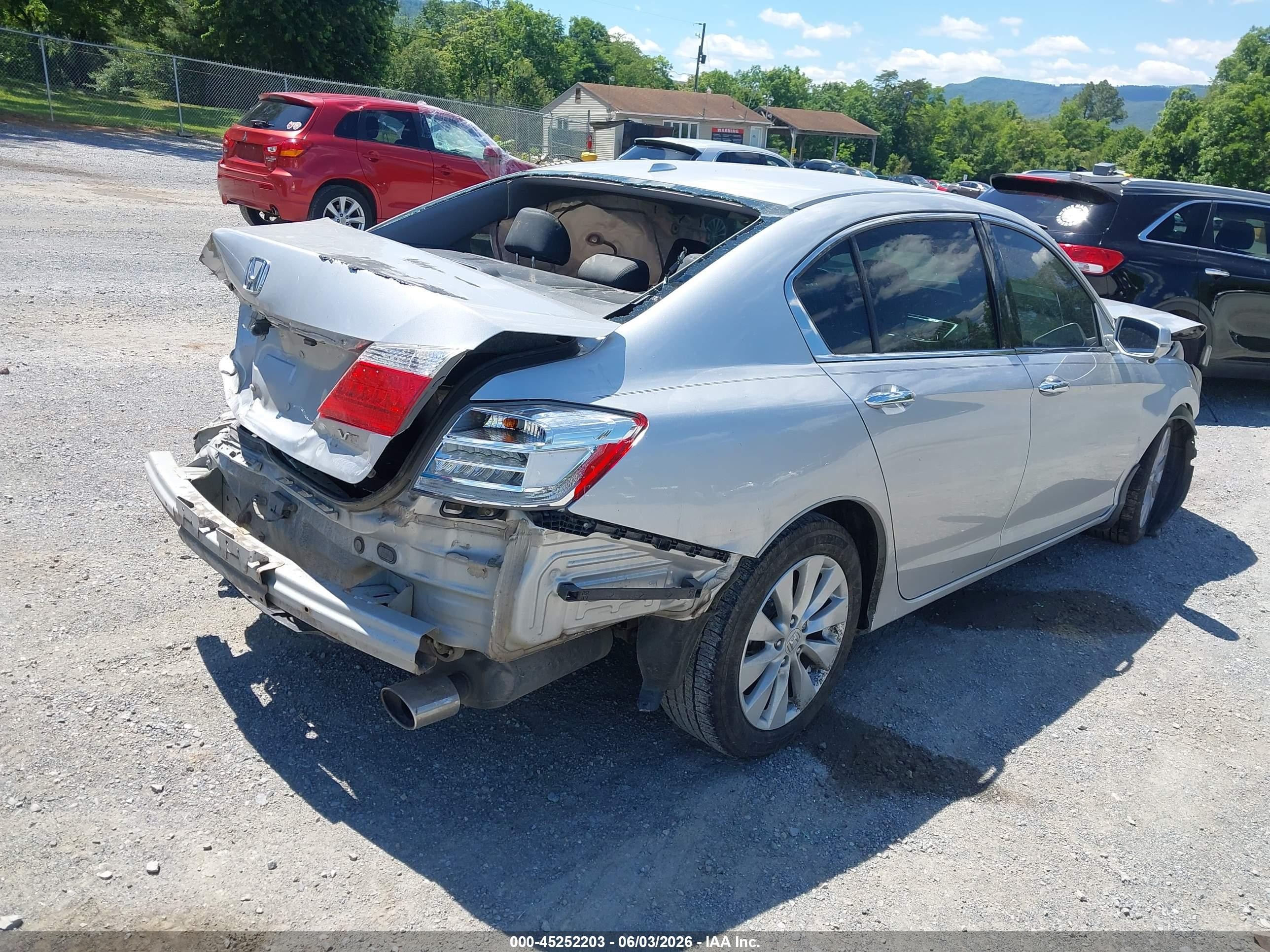 2013 Honda Accord Touring Silver vin: 1HGCR3F97DA020144