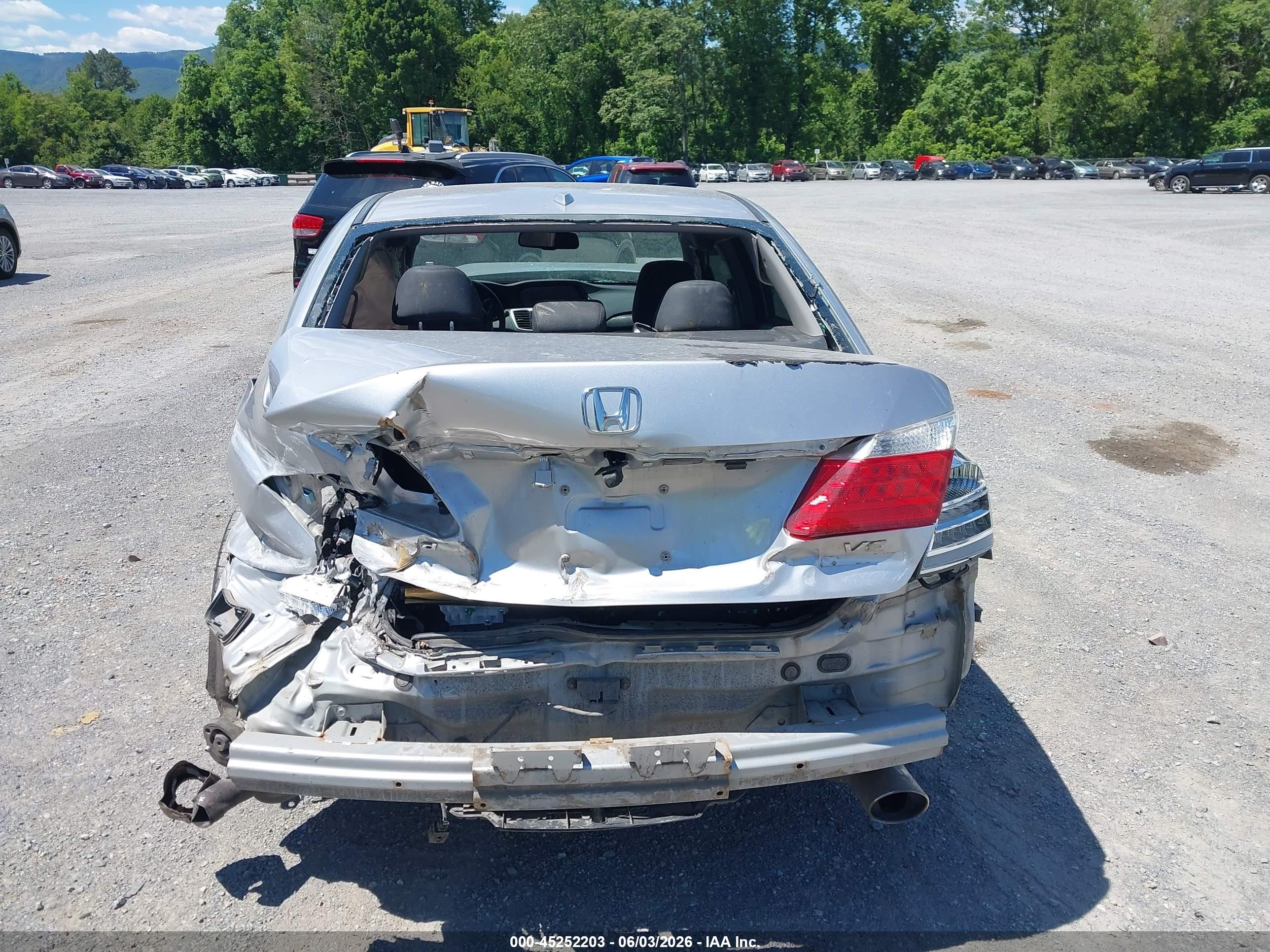 2013 Honda Accord Touring Silver vin: 1HGCR3F97DA020144