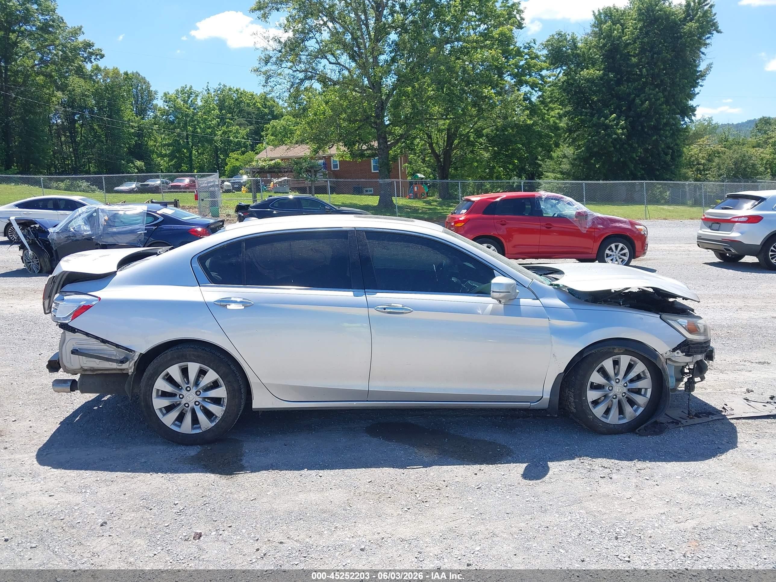 2013 Honda Accord Touring Silver vin: 1HGCR3F97DA020144