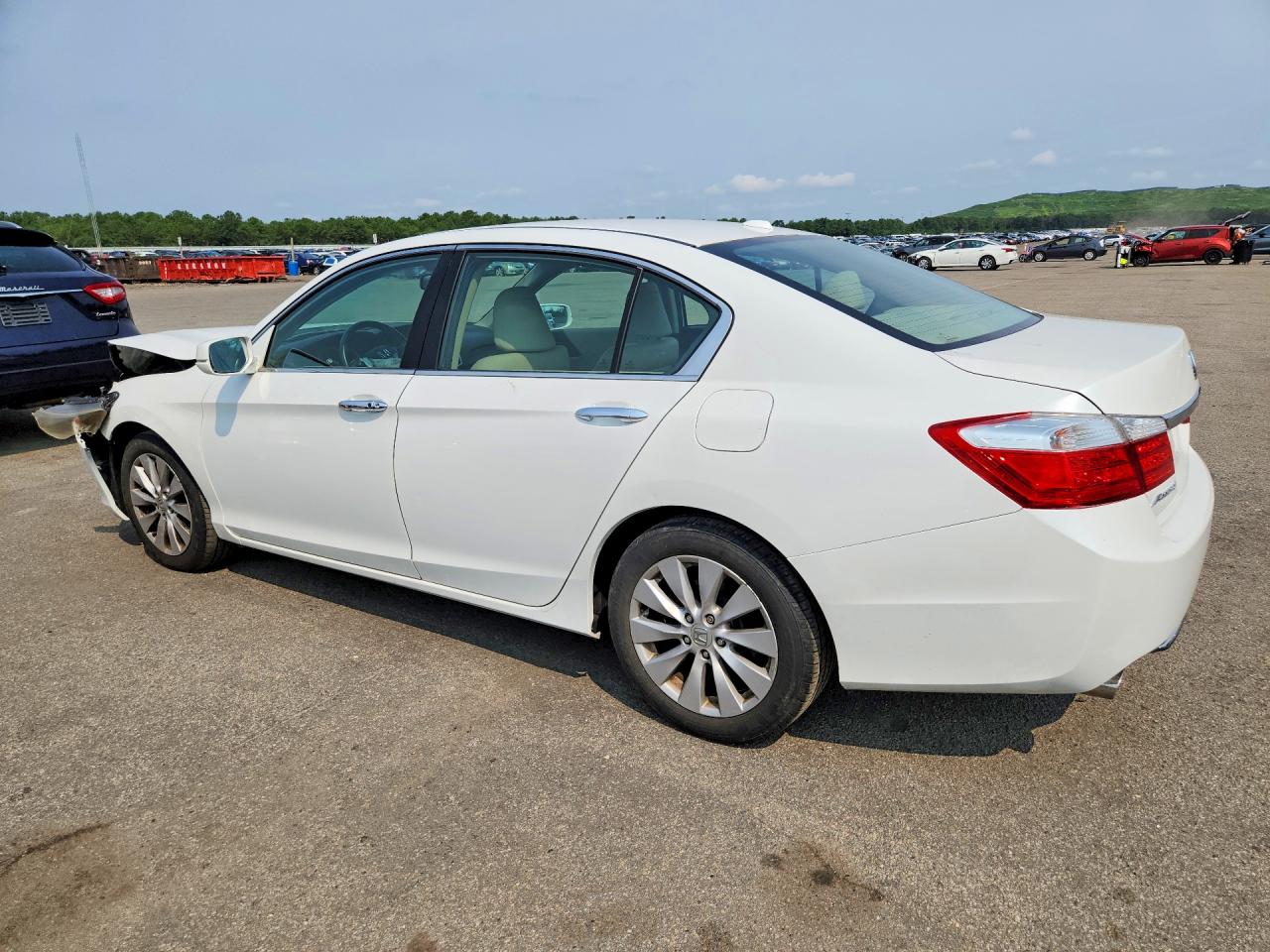 2013 Honda Accord Touring White vin: 1HGCR3F97DA030530