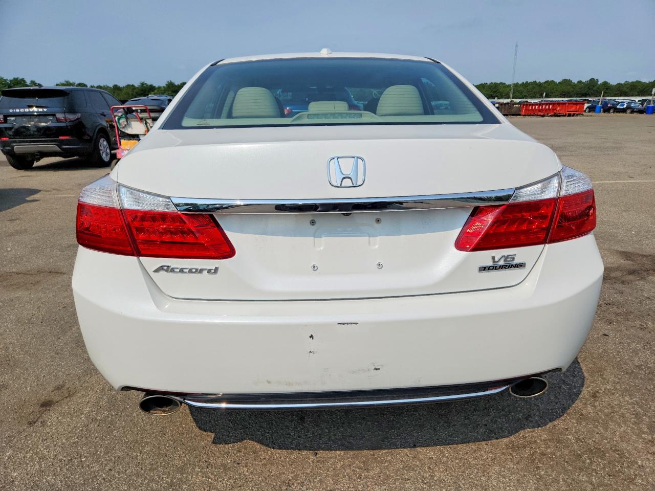 2013 Honda Accord Touring White vin: 1HGCR3F97DA030530