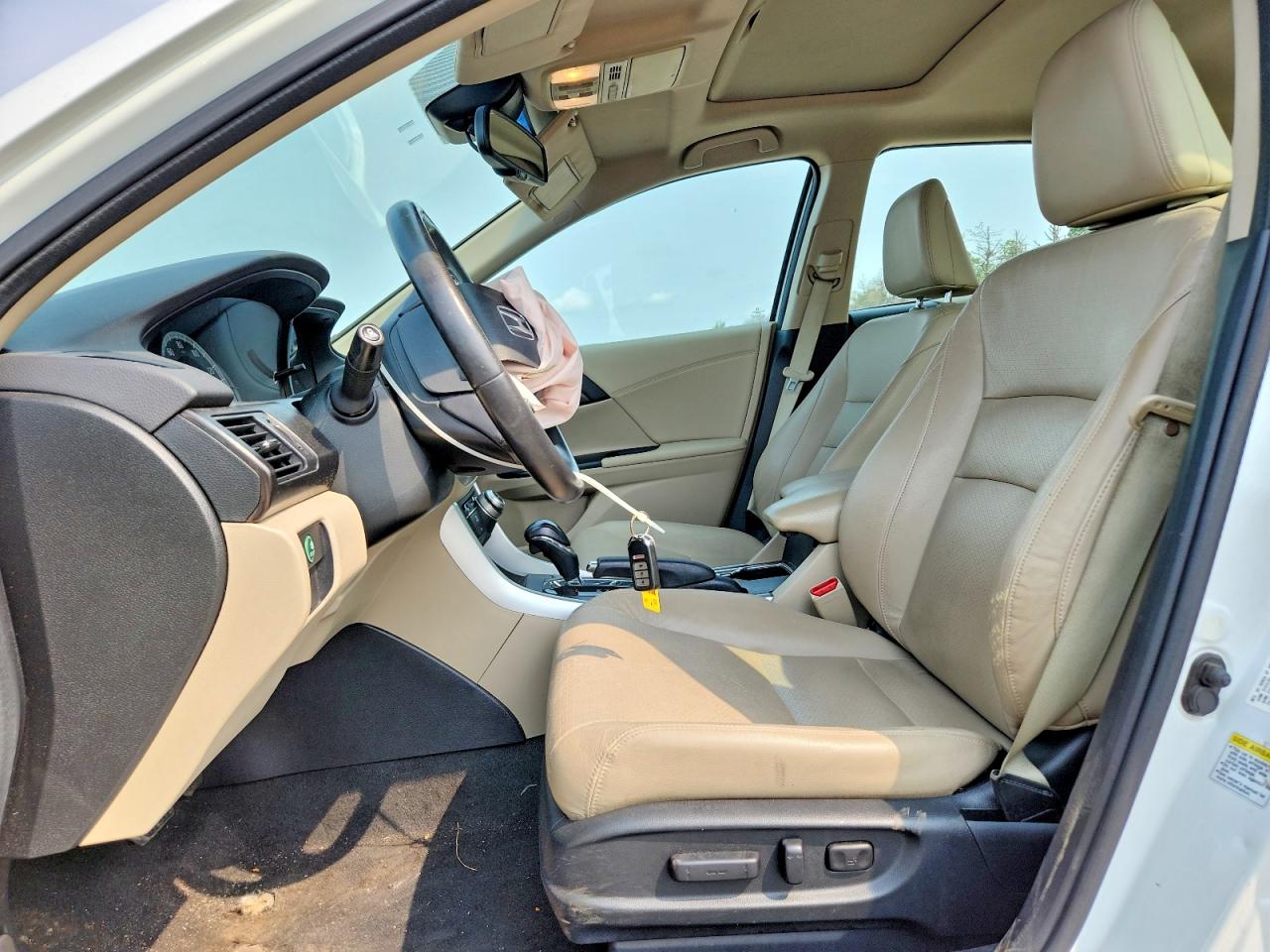 2013 Honda Accord Touring White vin: 1HGCR3F97DA030530