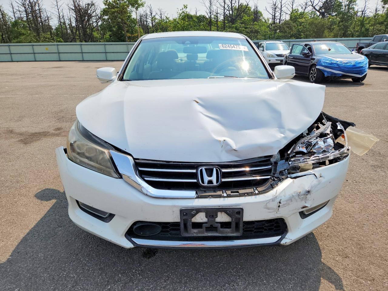 2013 Honda Accord Touring White vin: 1HGCR3F97DA030530