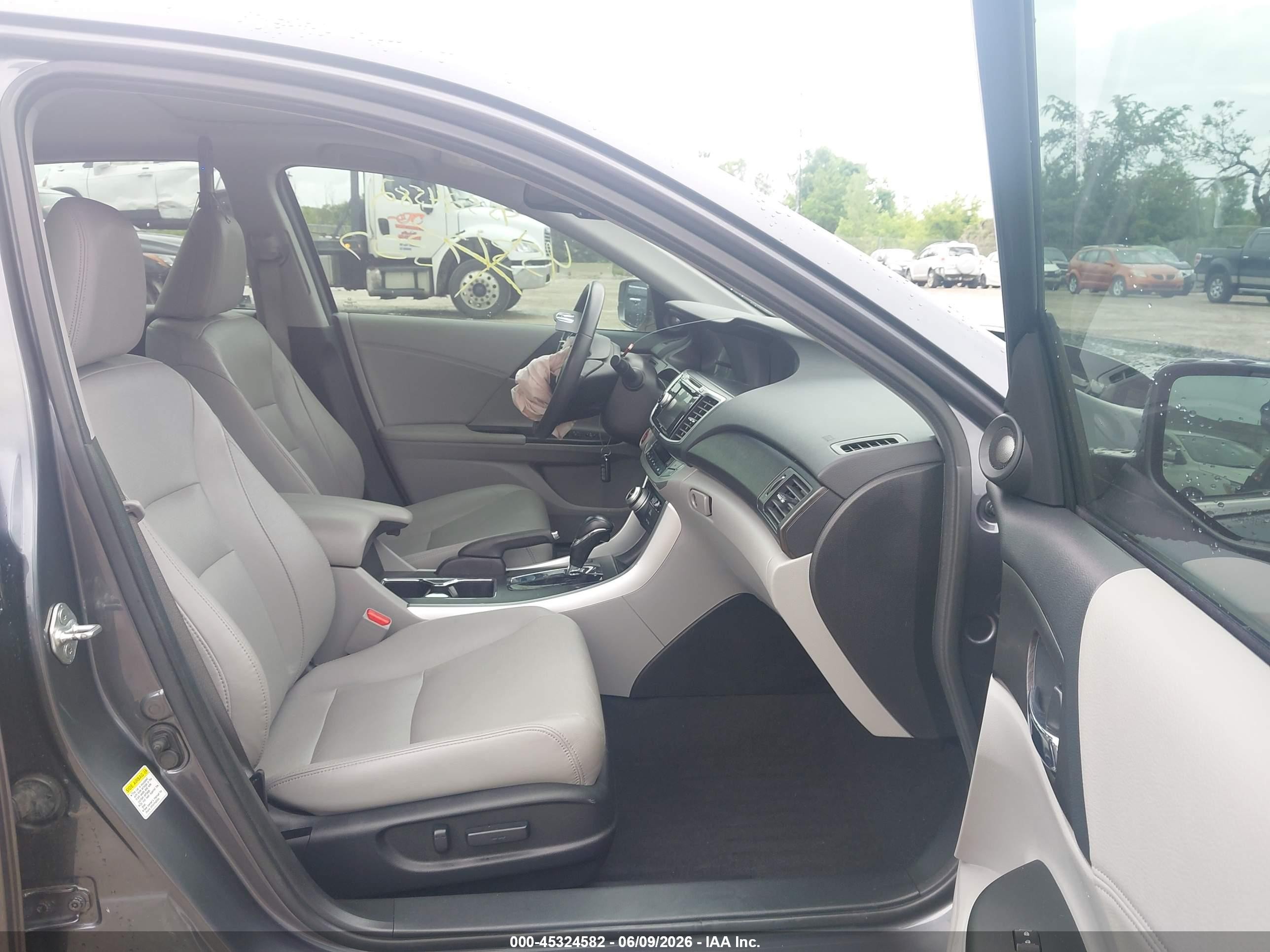 2013 Honda Accord Touring Gray vin: 1HGCR3F97DA033301