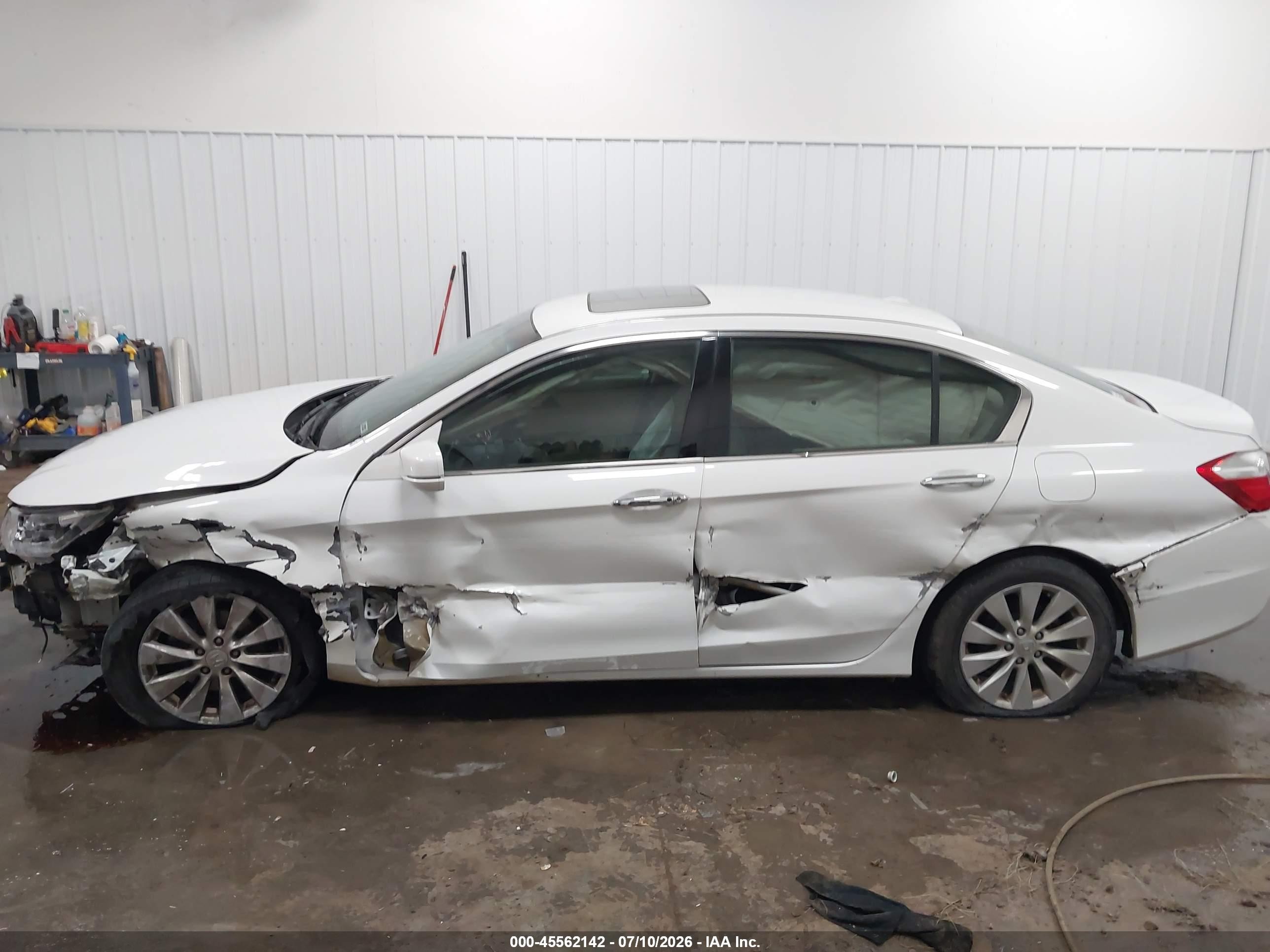 2014 Honda Accord Touring Белый vin: 1HGCR3F97EA000770