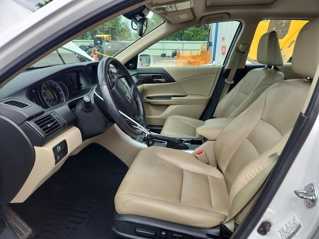 2015 Honda Accord Touring White vin: 1HGCR3F97FA011107