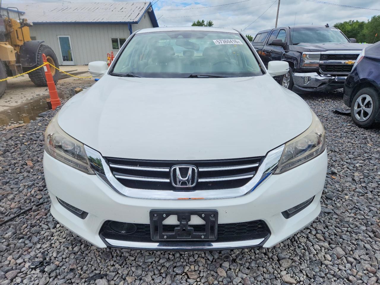 2015 Honda Accord Touring White vin: 1HGCR3F97FA011107