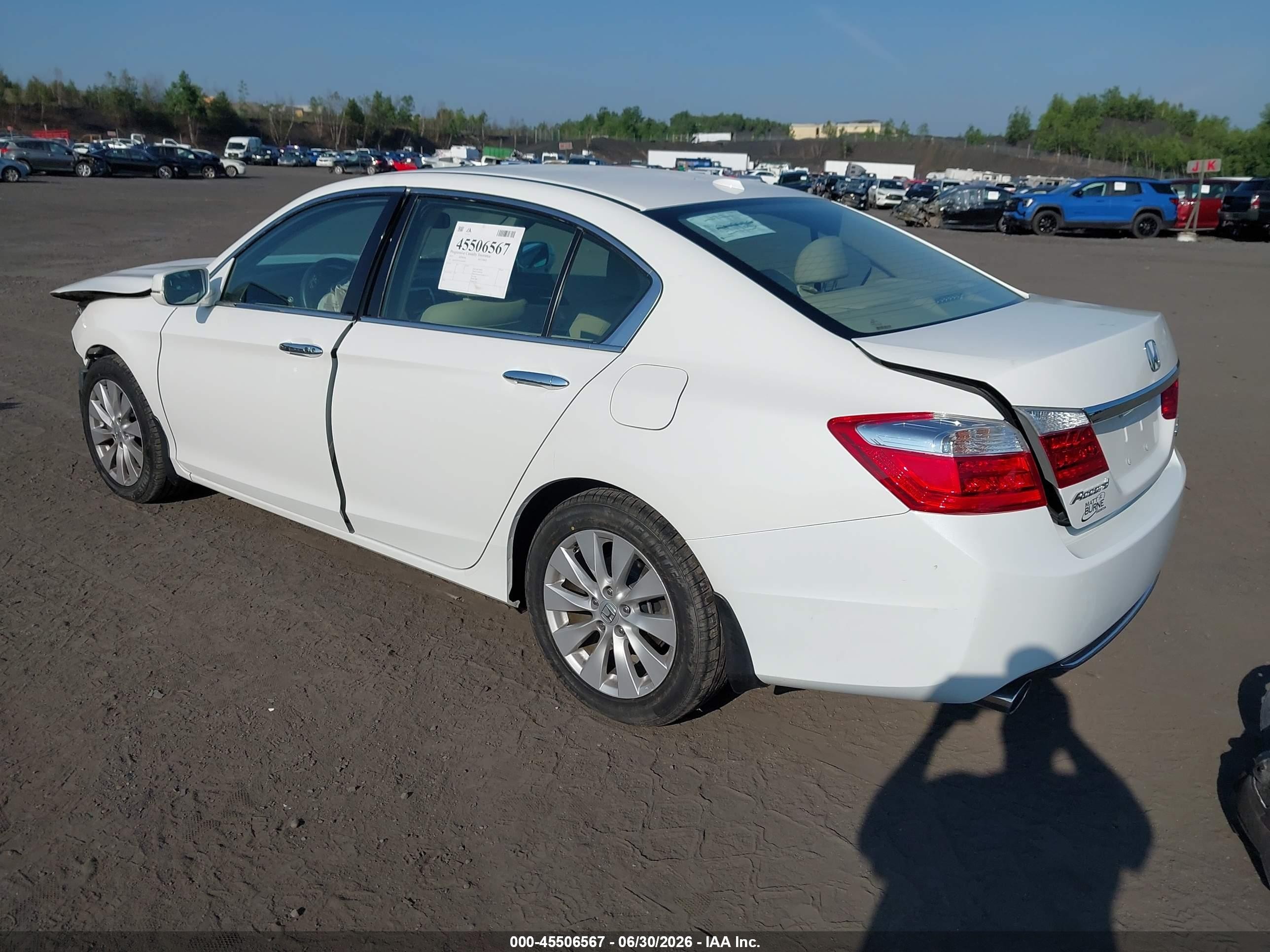 2015 Honda Accord Touring White vin: 1HGCR3F97FA018509