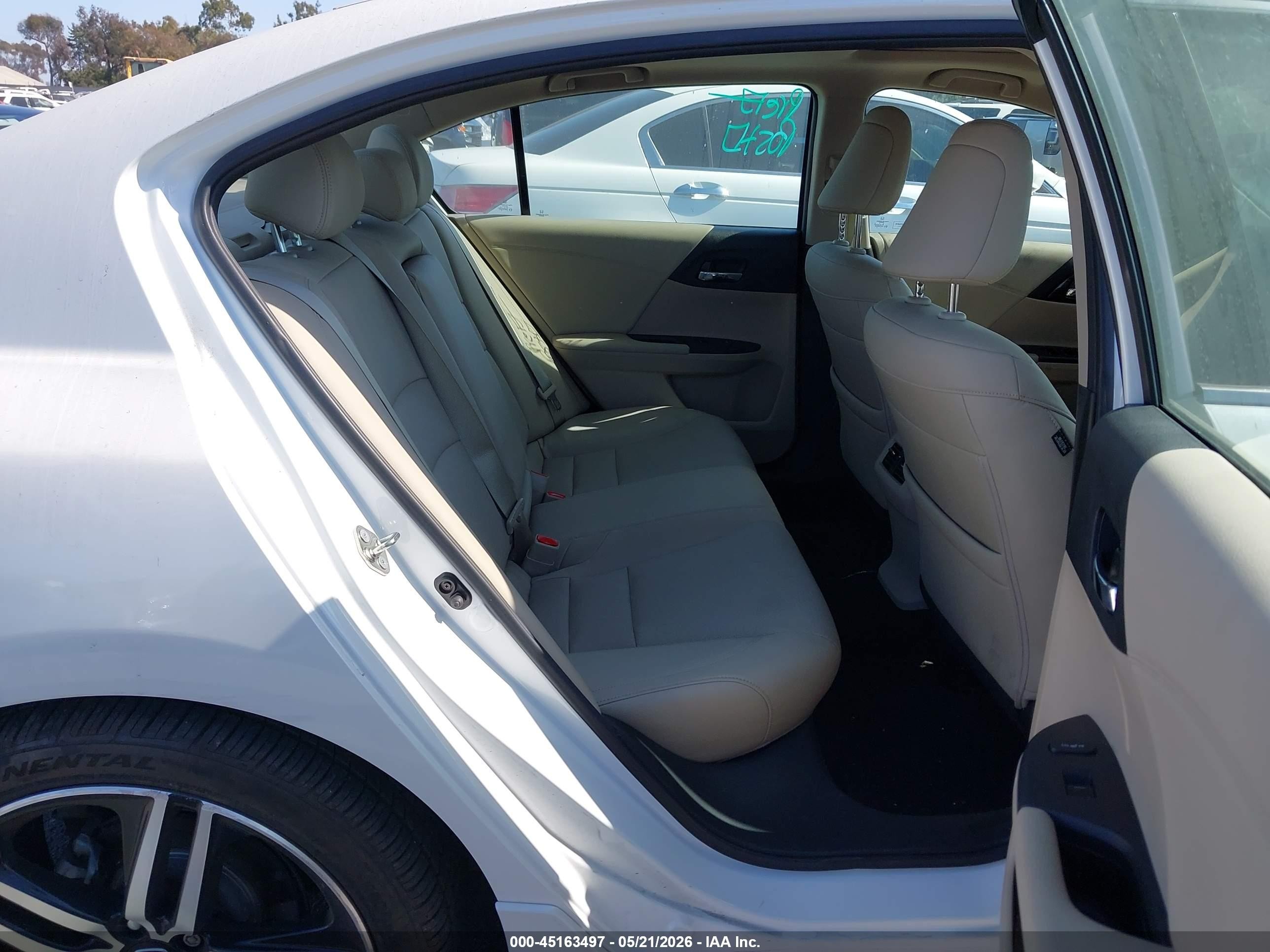 2017 Honda Accord Touring V6 White vin: 1HGCR3F97HA016438