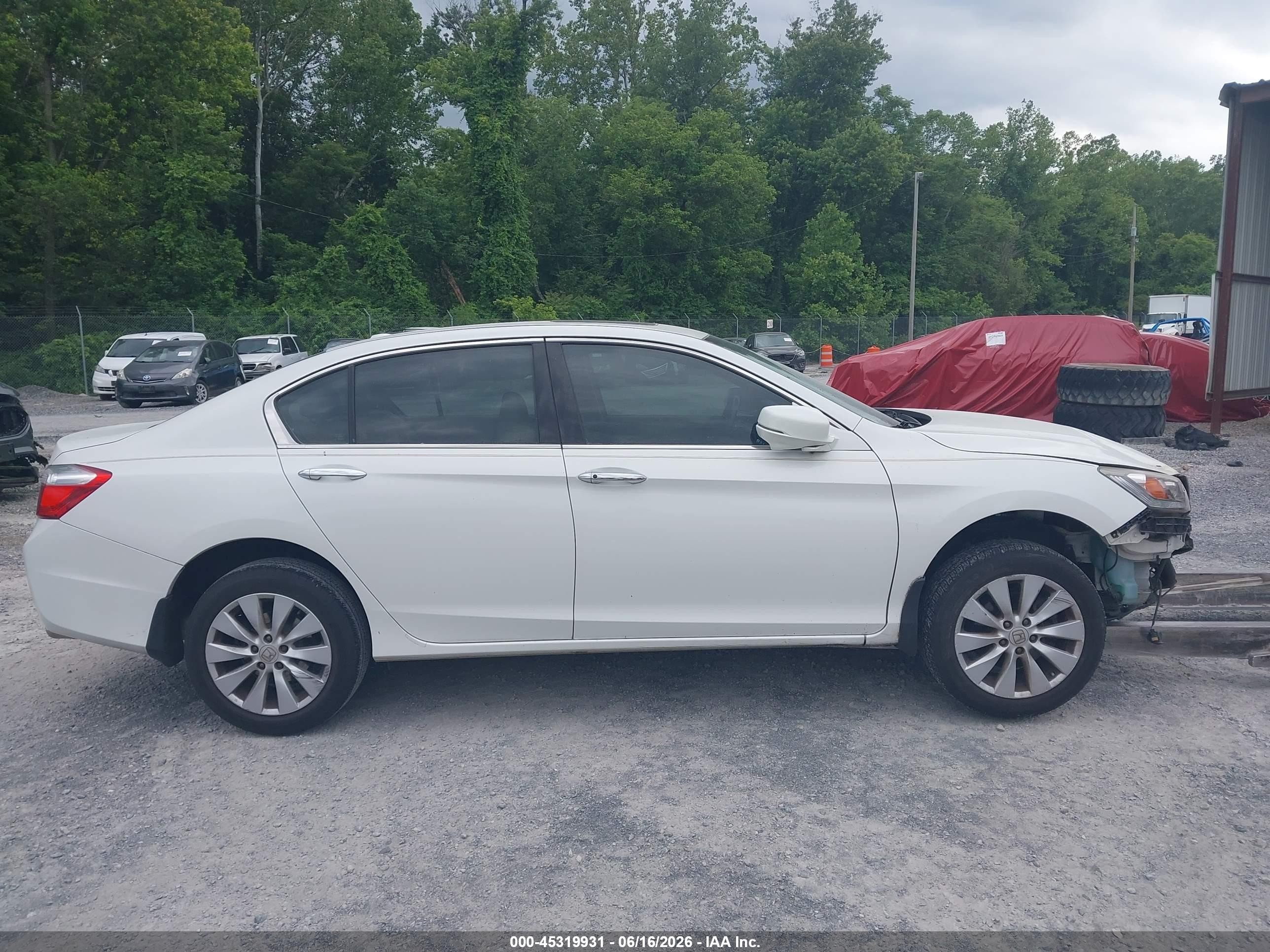 2014 Honda Accord Touring White vin: 1HGCR3F98EA037763