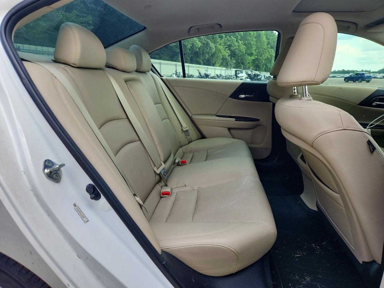 2013 Honda Accord Touring White vin: 1HGCR3F99DA032926