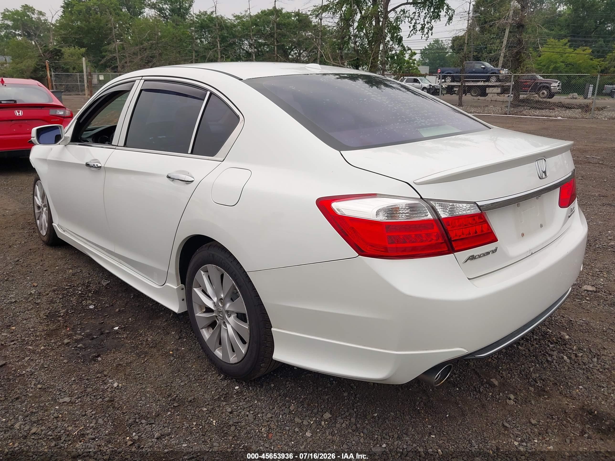2014 Honda Accord Touring White vin: 1HGCR3F99EA012743