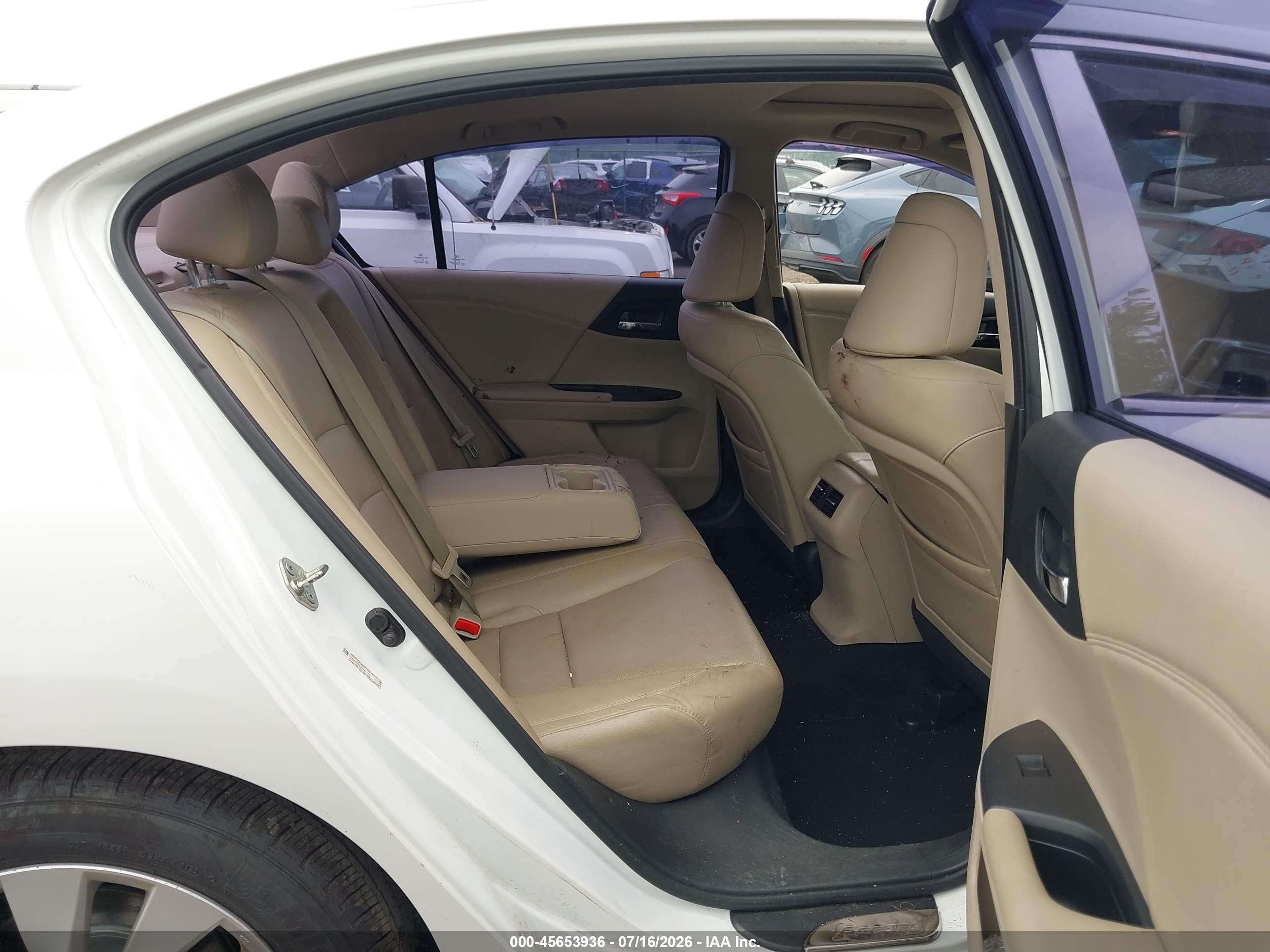 2014 Honda Accord Touring White vin: 1HGCR3F99EA012743