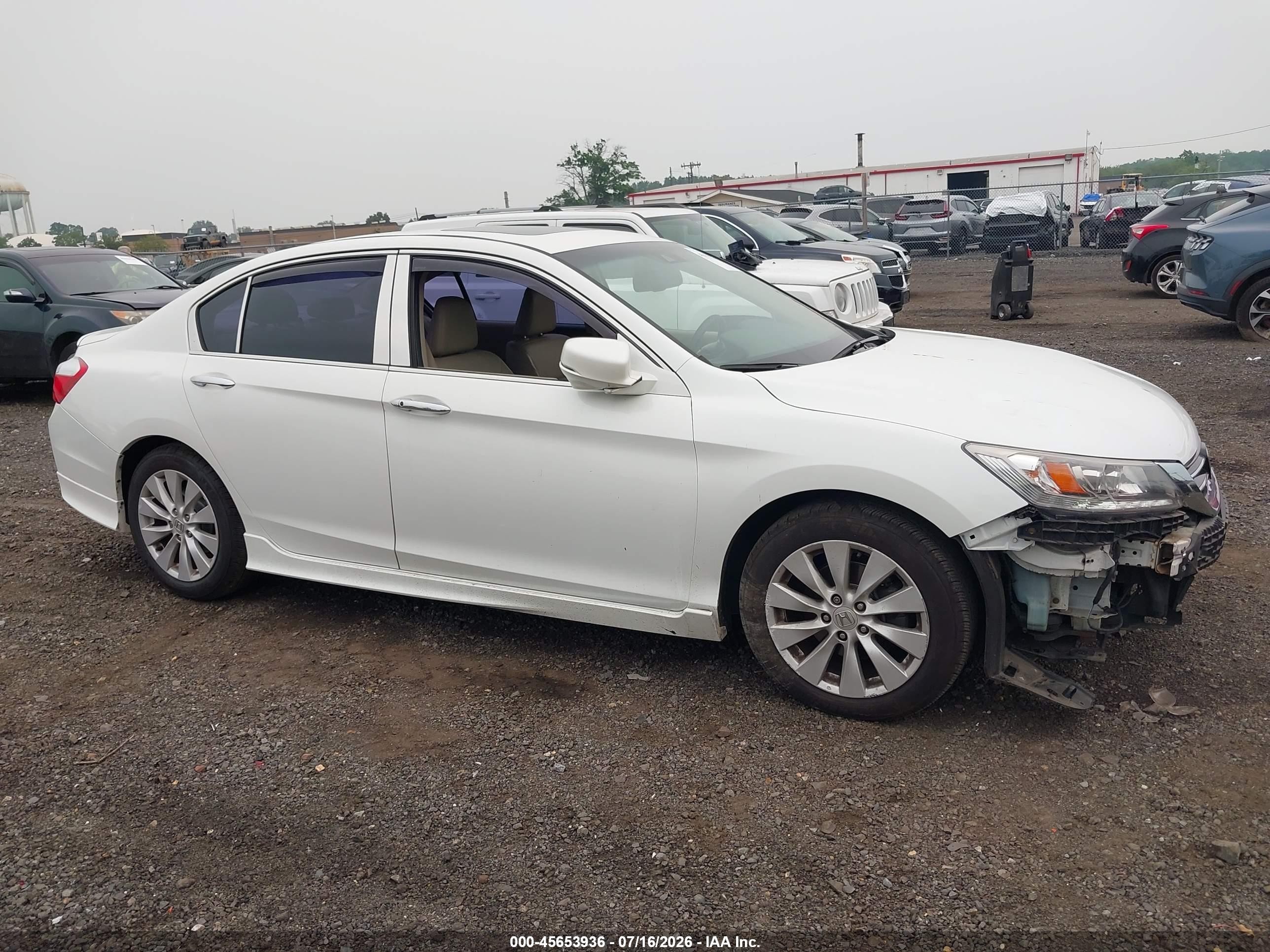 2014 Honda Accord Touring White vin: 1HGCR3F99EA012743