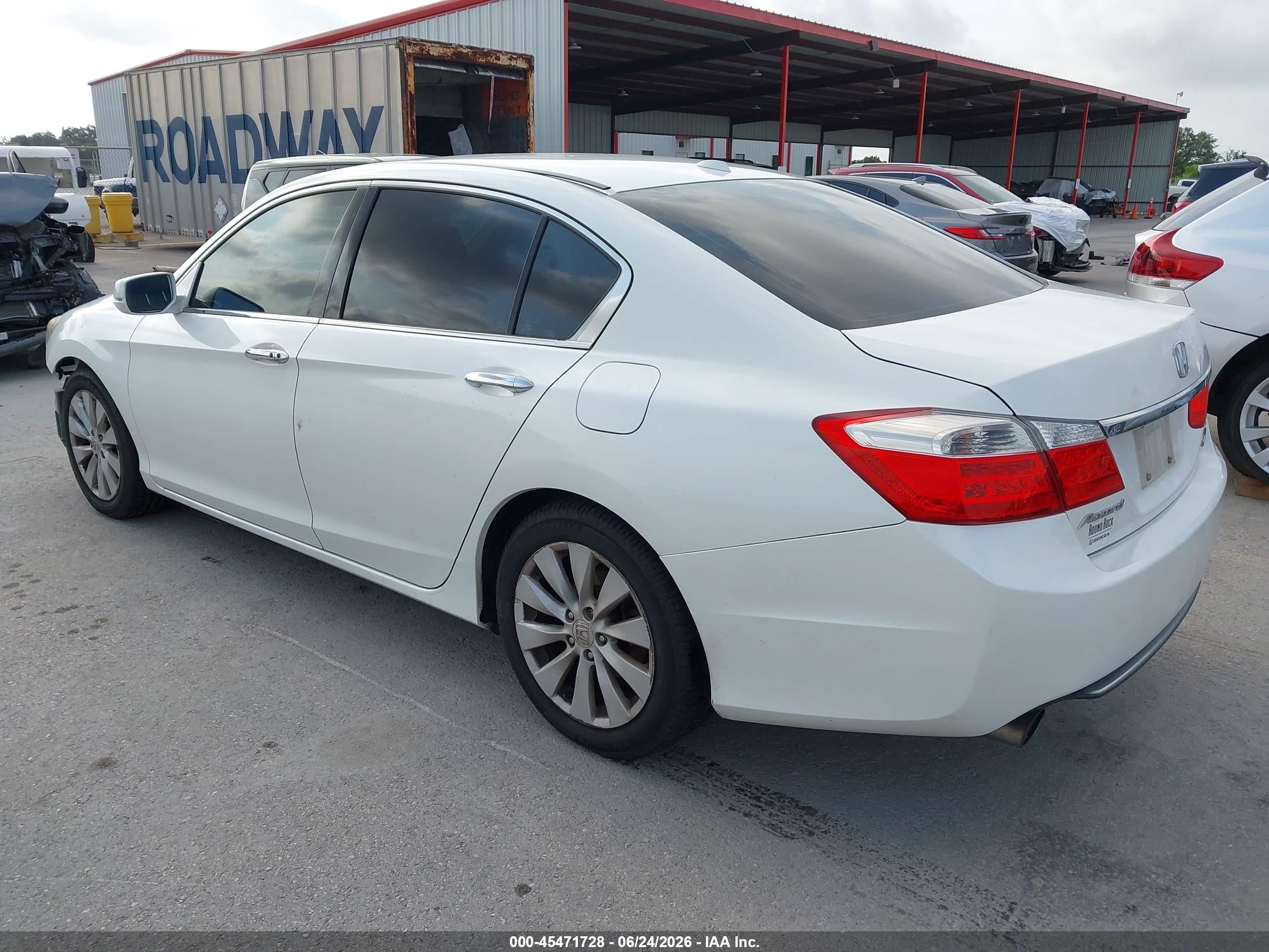 2014 Honda Accord Touring White vin: 1HGCR3F99EA023838
