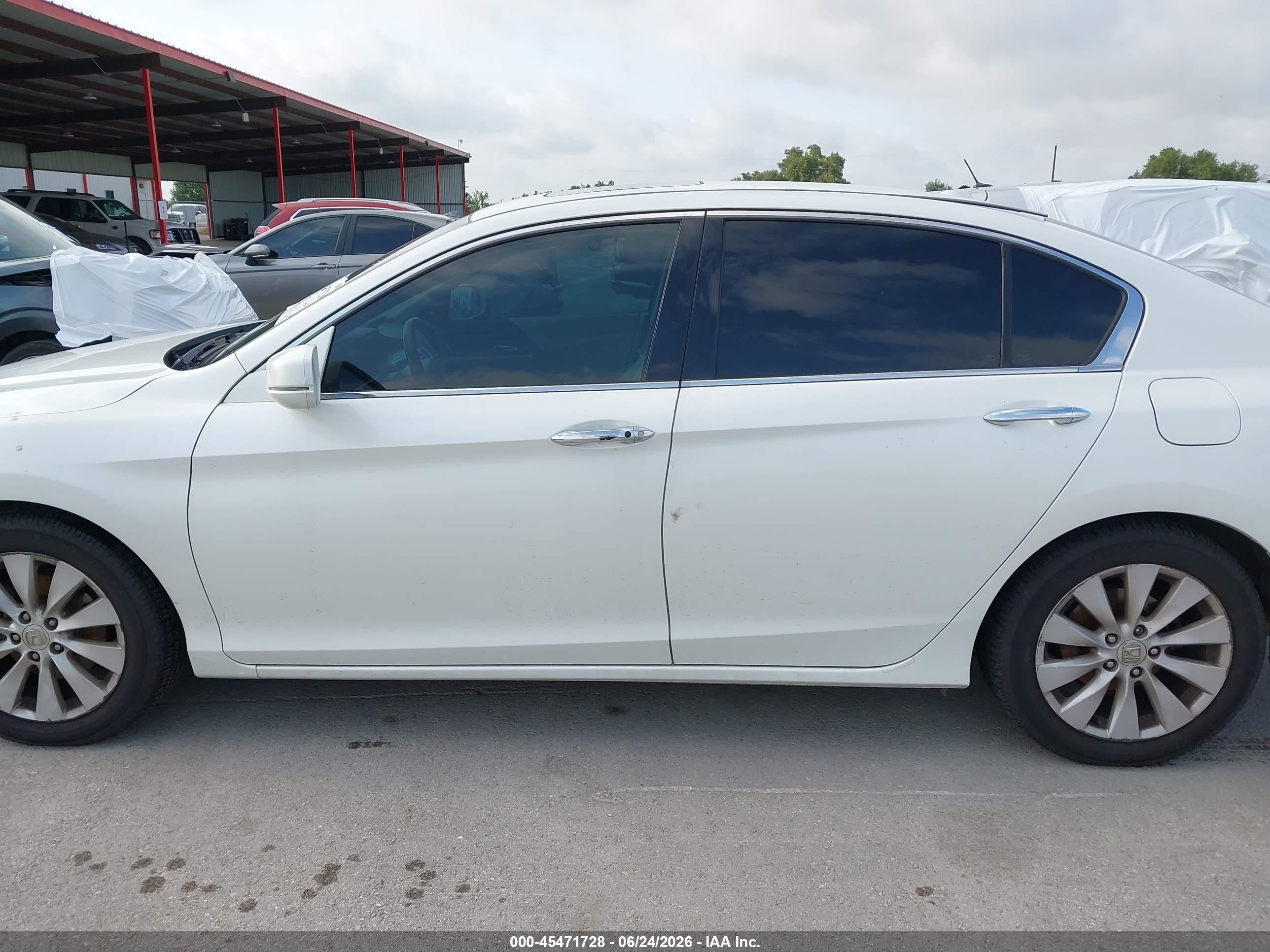 2014 Honda Accord Touring White vin: 1HGCR3F99EA023838