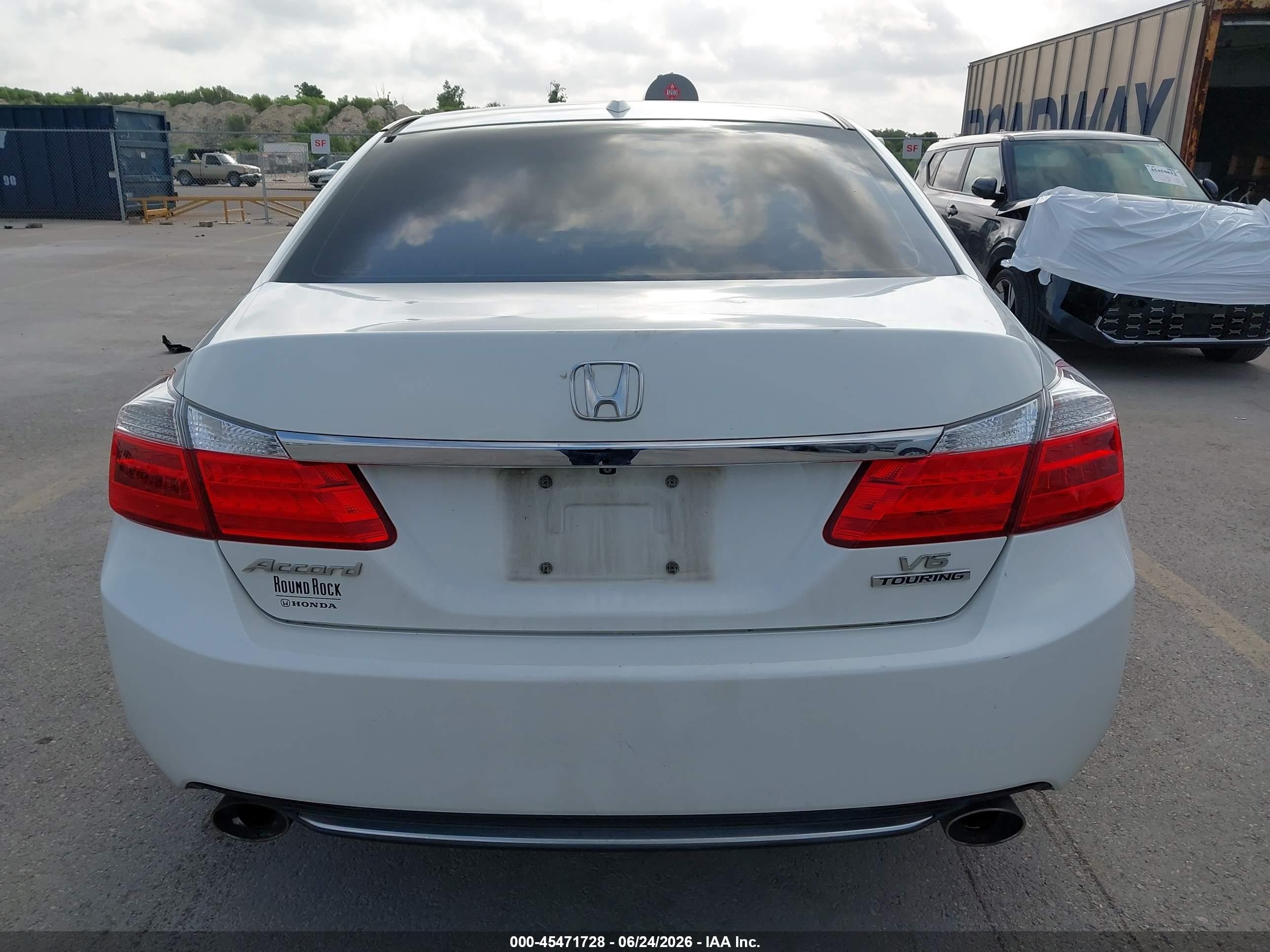 2014 Honda Accord Touring White vin: 1HGCR3F99EA023838