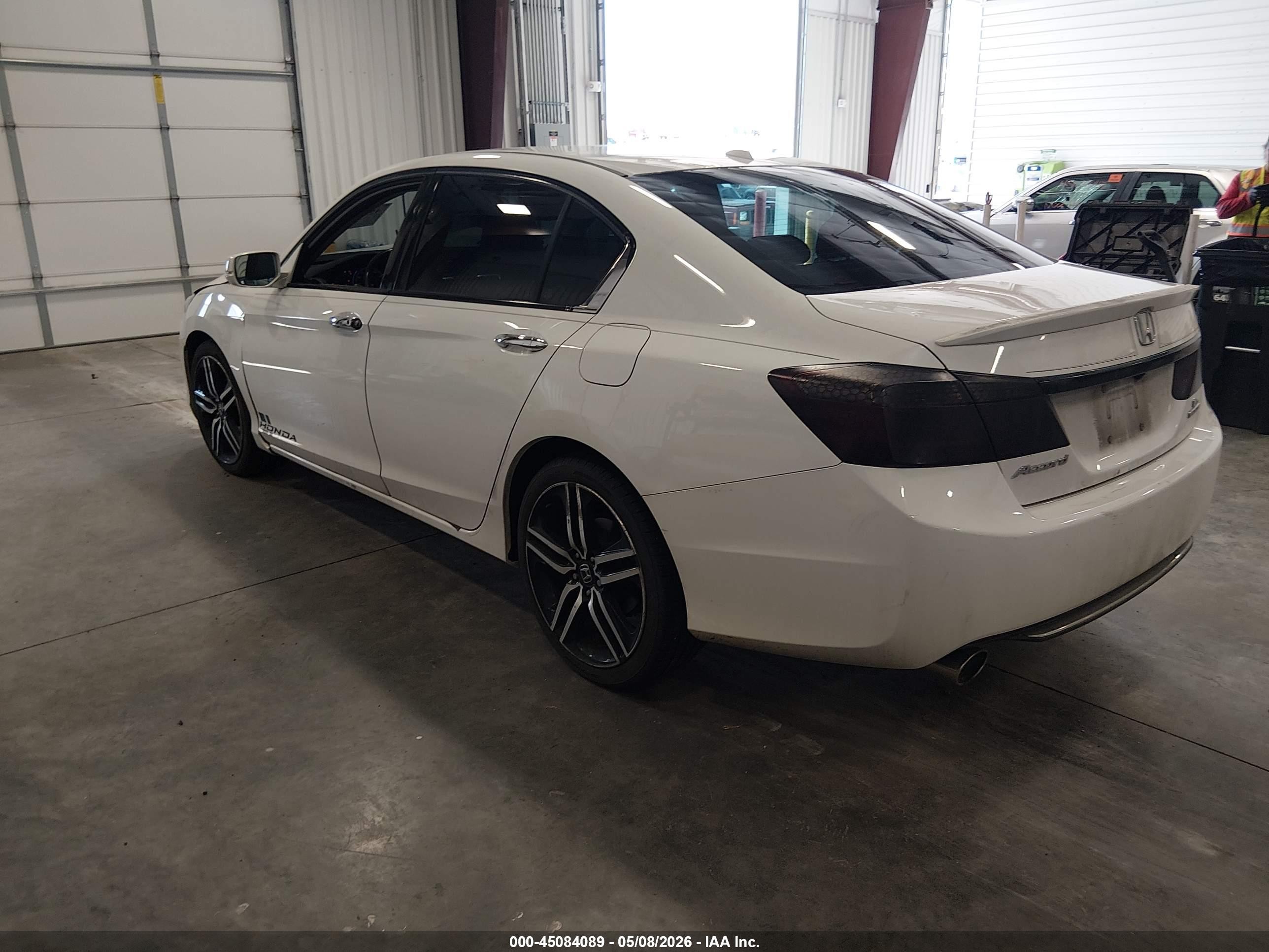 2015 Honda Accord Touring White vin: 1HGCR3F99FA009889