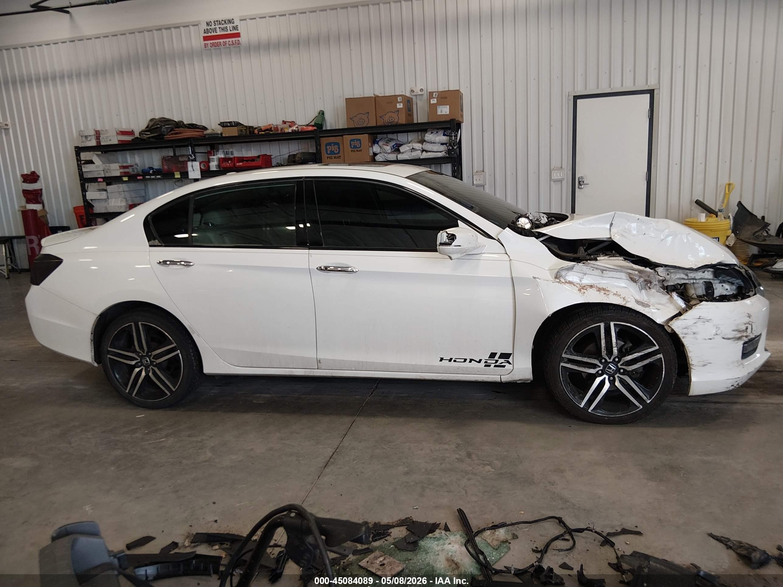 2015 Honda Accord Touring White vin: 1HGCR3F99FA009889