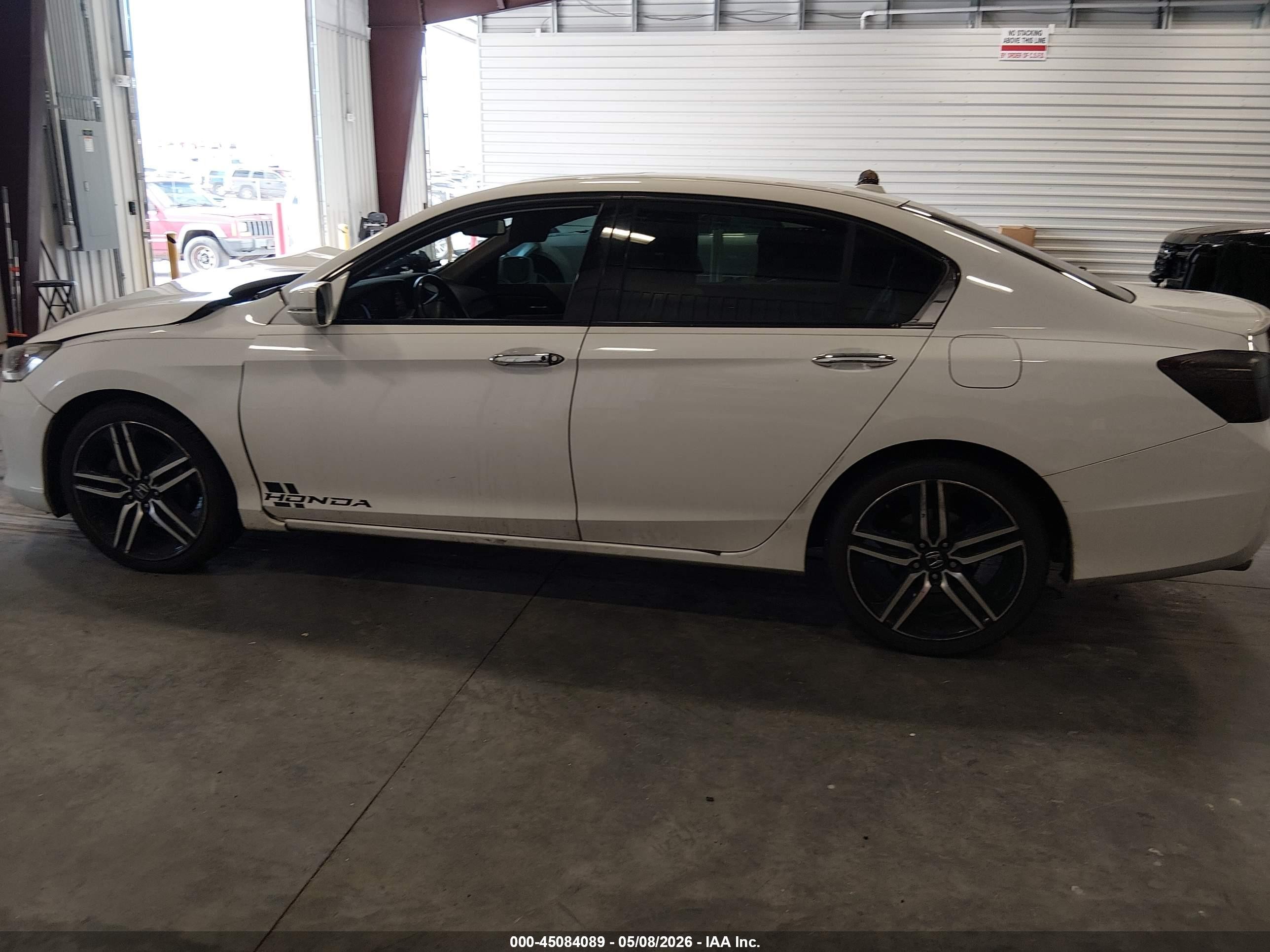 2015 Honda Accord Touring White vin: 1HGCR3F99FA009889