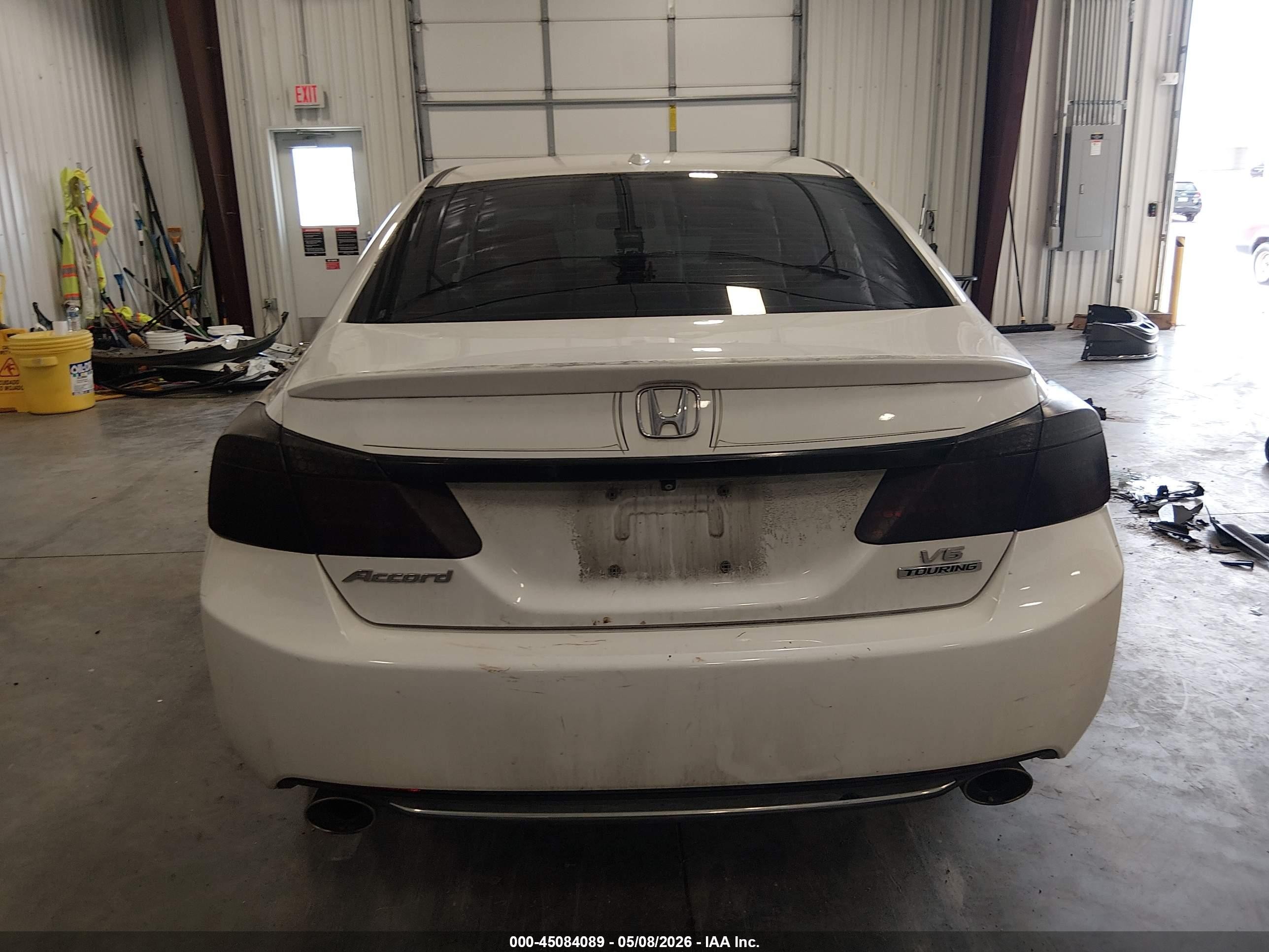 2015 Honda Accord Touring White vin: 1HGCR3F99FA009889