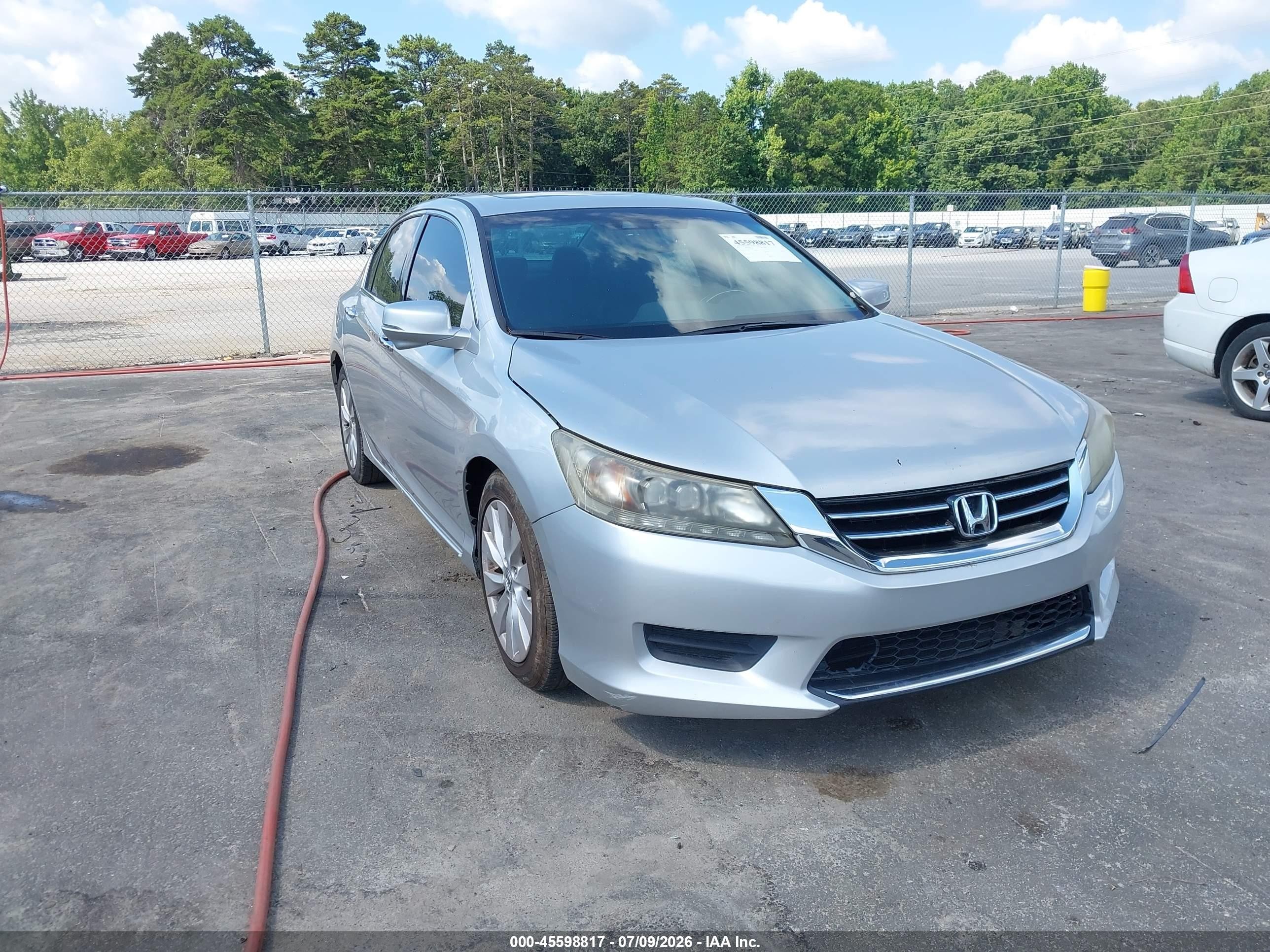 2013 Honda Accord Touring Silver vin: 1HGCR3F9XDA031901