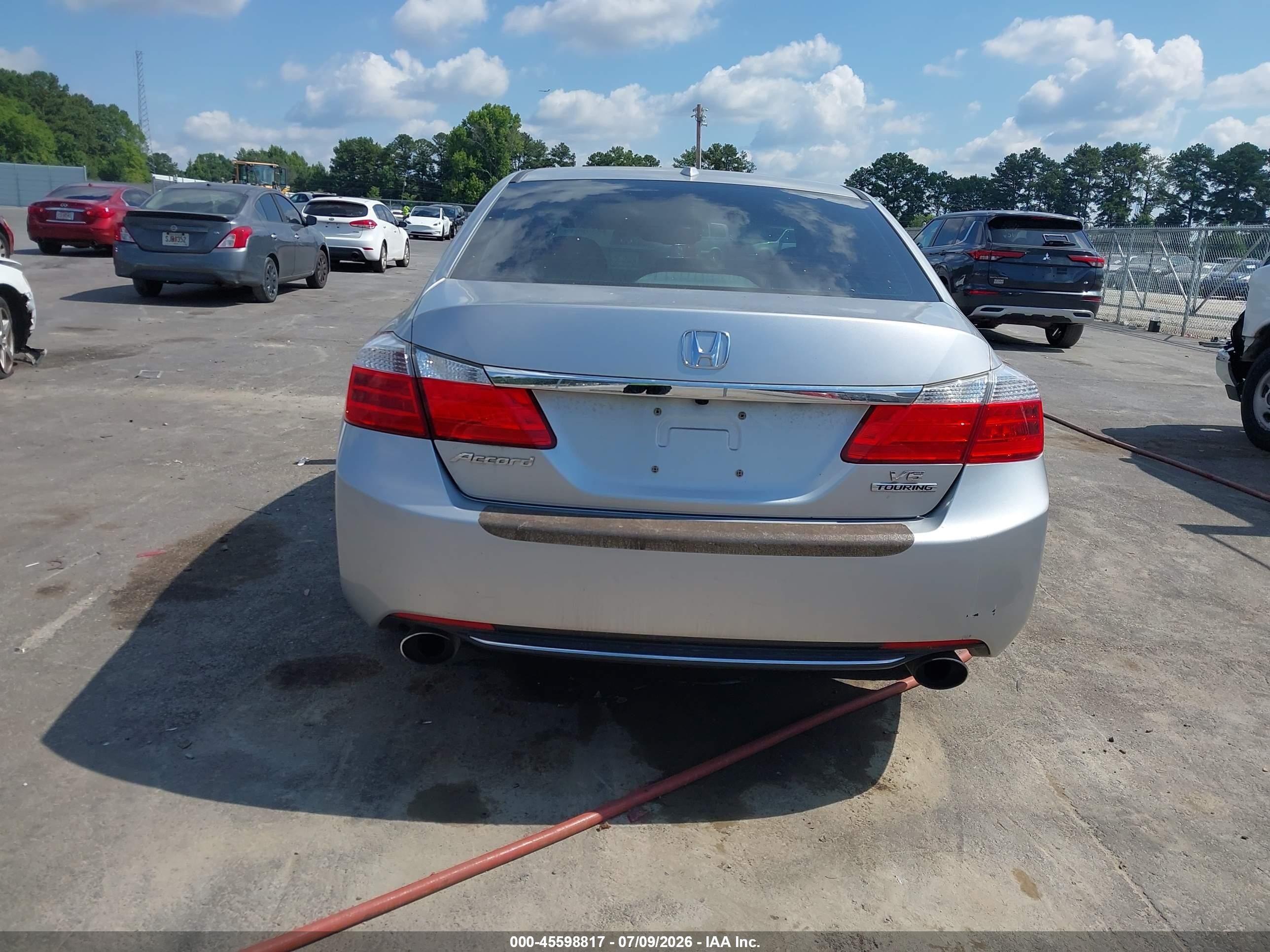 2013 Honda Accord Touring Silver vin: 1HGCR3F9XDA031901