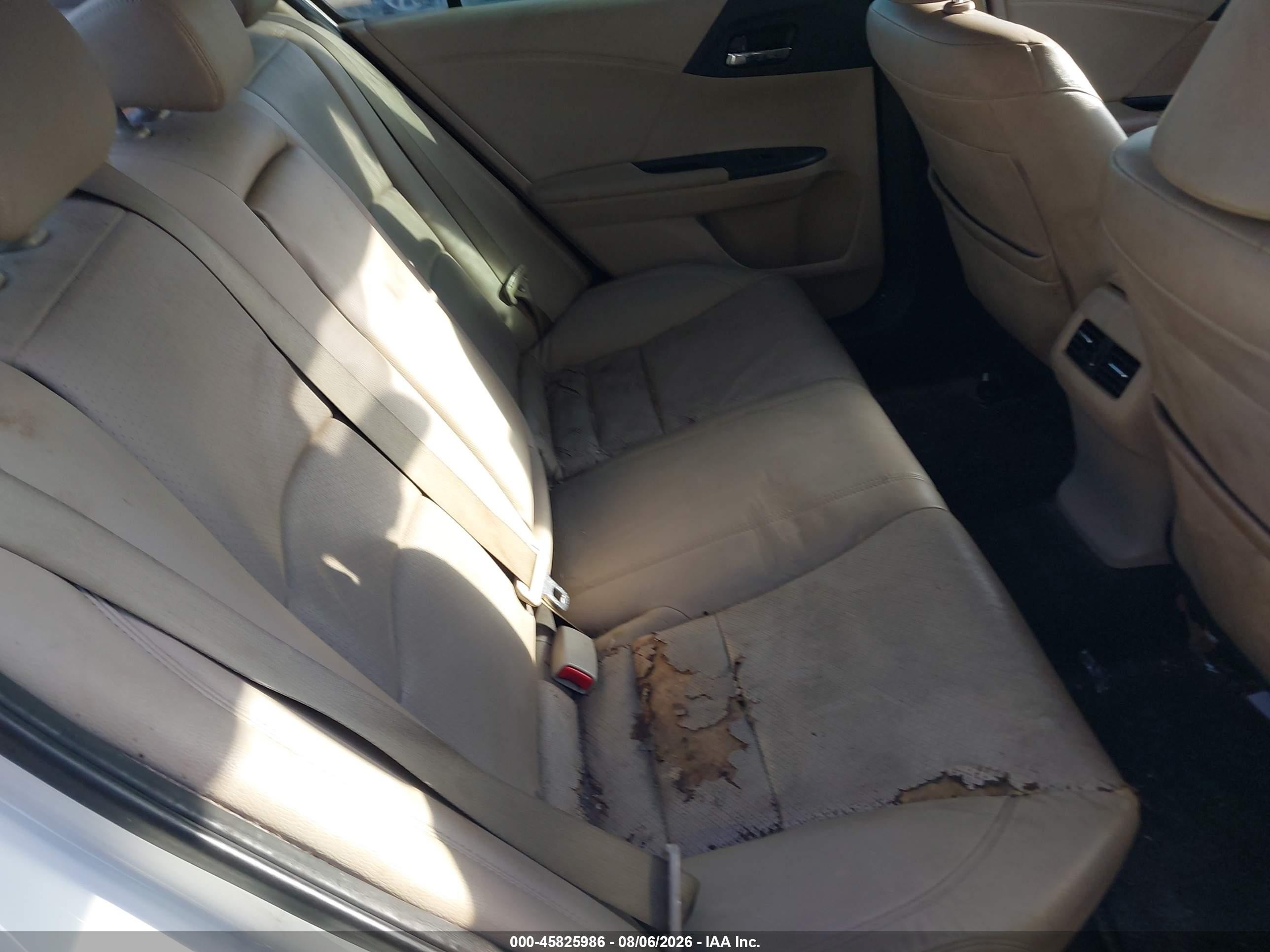 2015 Honda Accord Touring White vin: 1HGCR3F9XFA028872