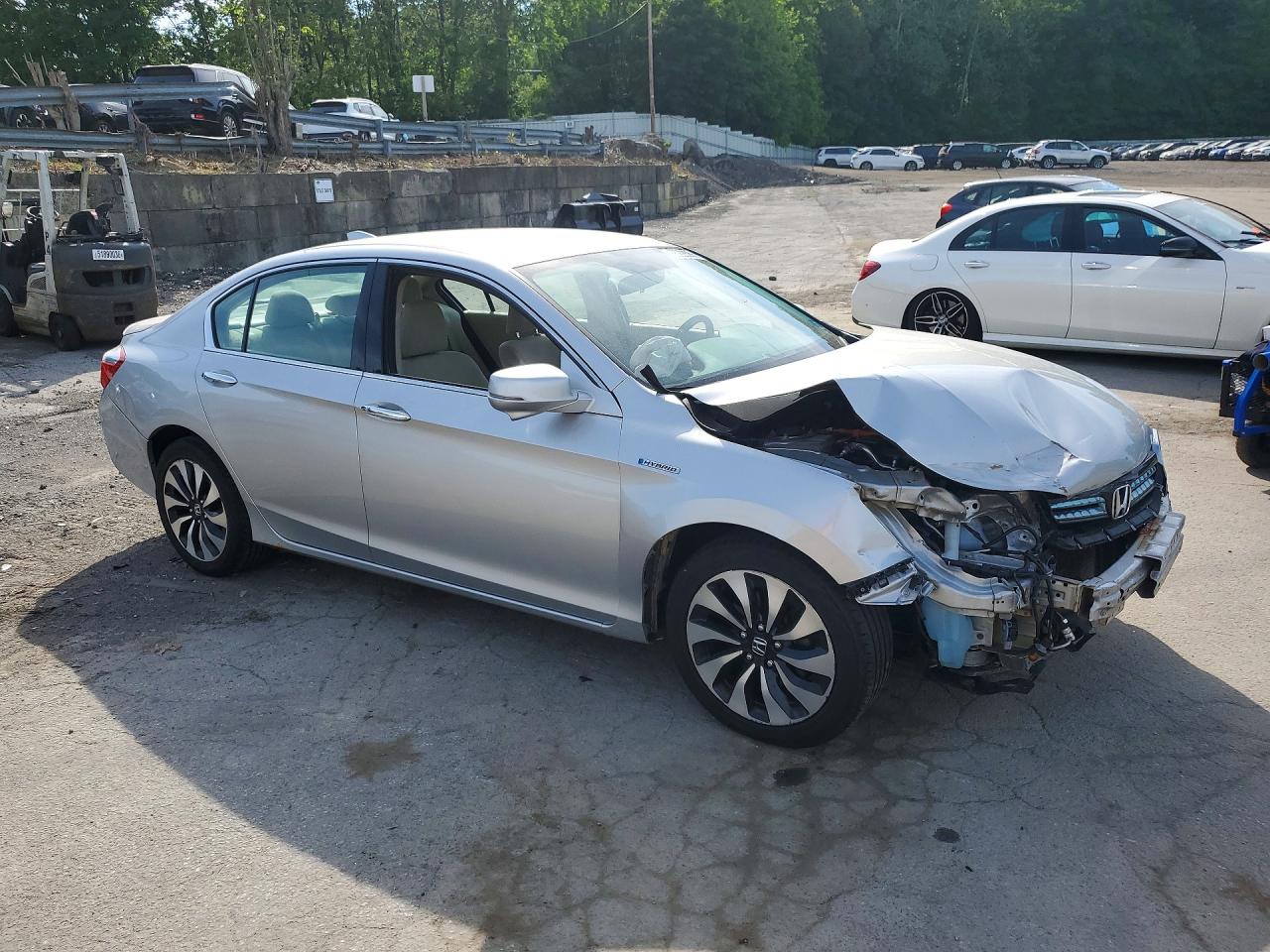 2015 Honda Accord Hybrid Silver vin: 1HGCR6F31FA002108
